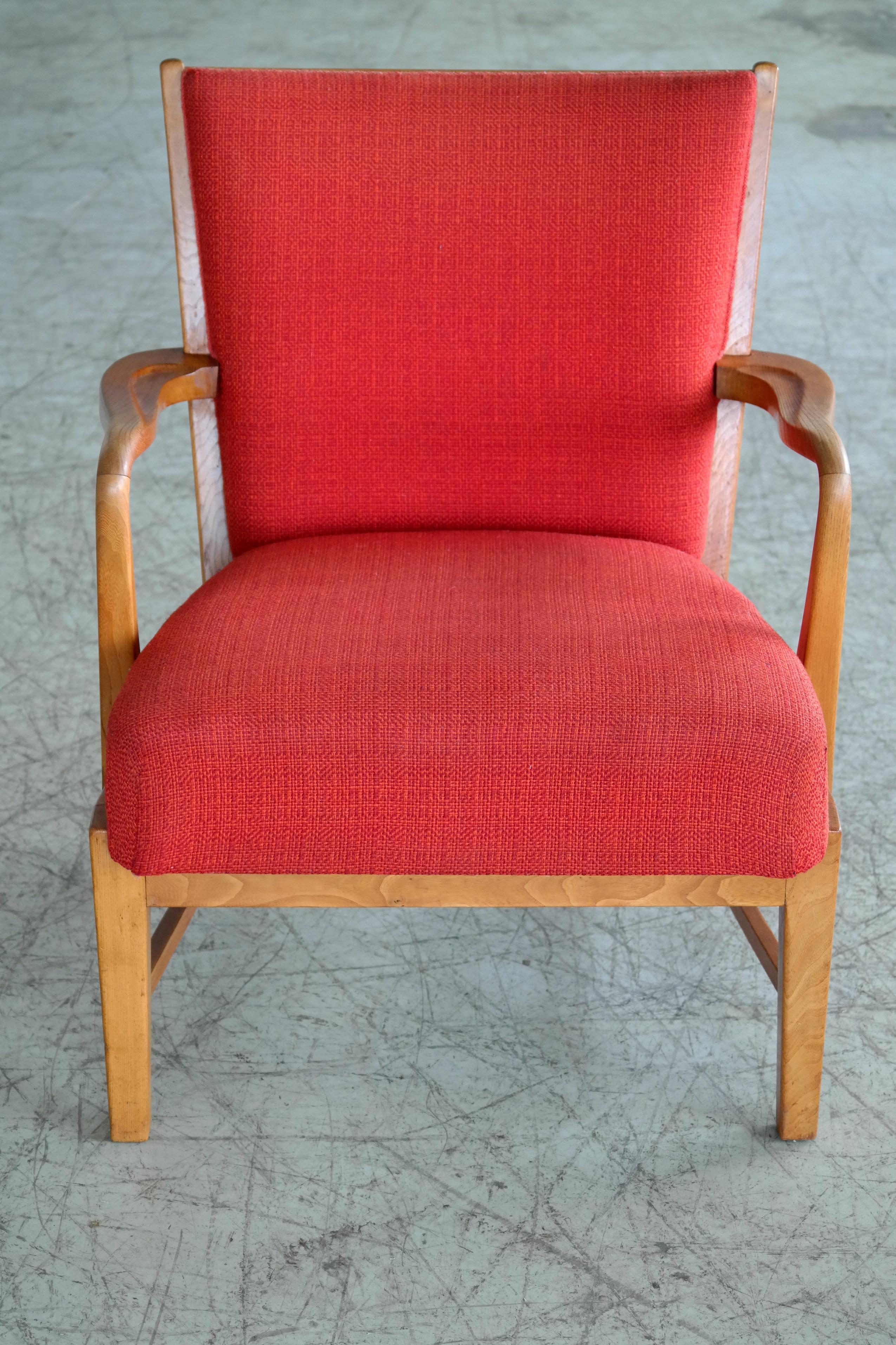 Mid-20th Century Fritz Hansen Lounge Chair in Oak and Wool with Solid Oak Back Danish Midcentury