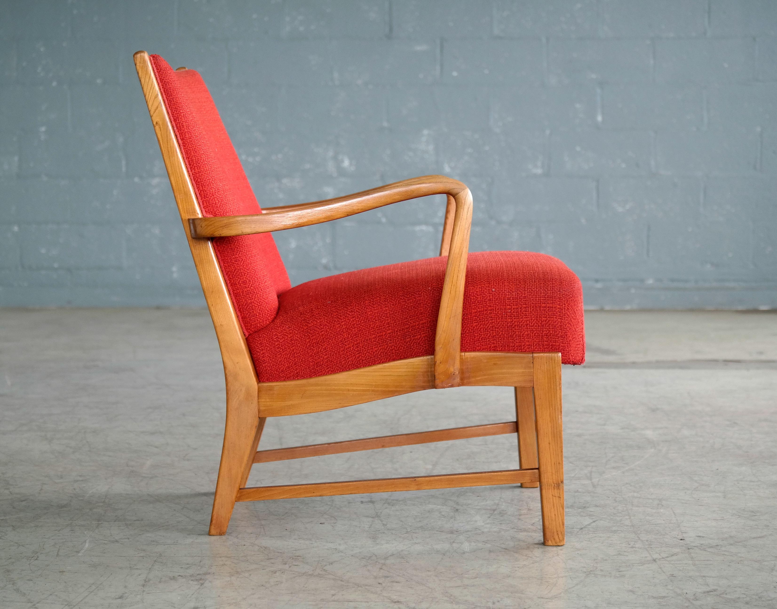 Fritz Hansen Lounge Chair in Oak and Wool with Solid Oak Back Danish Midcentury 1