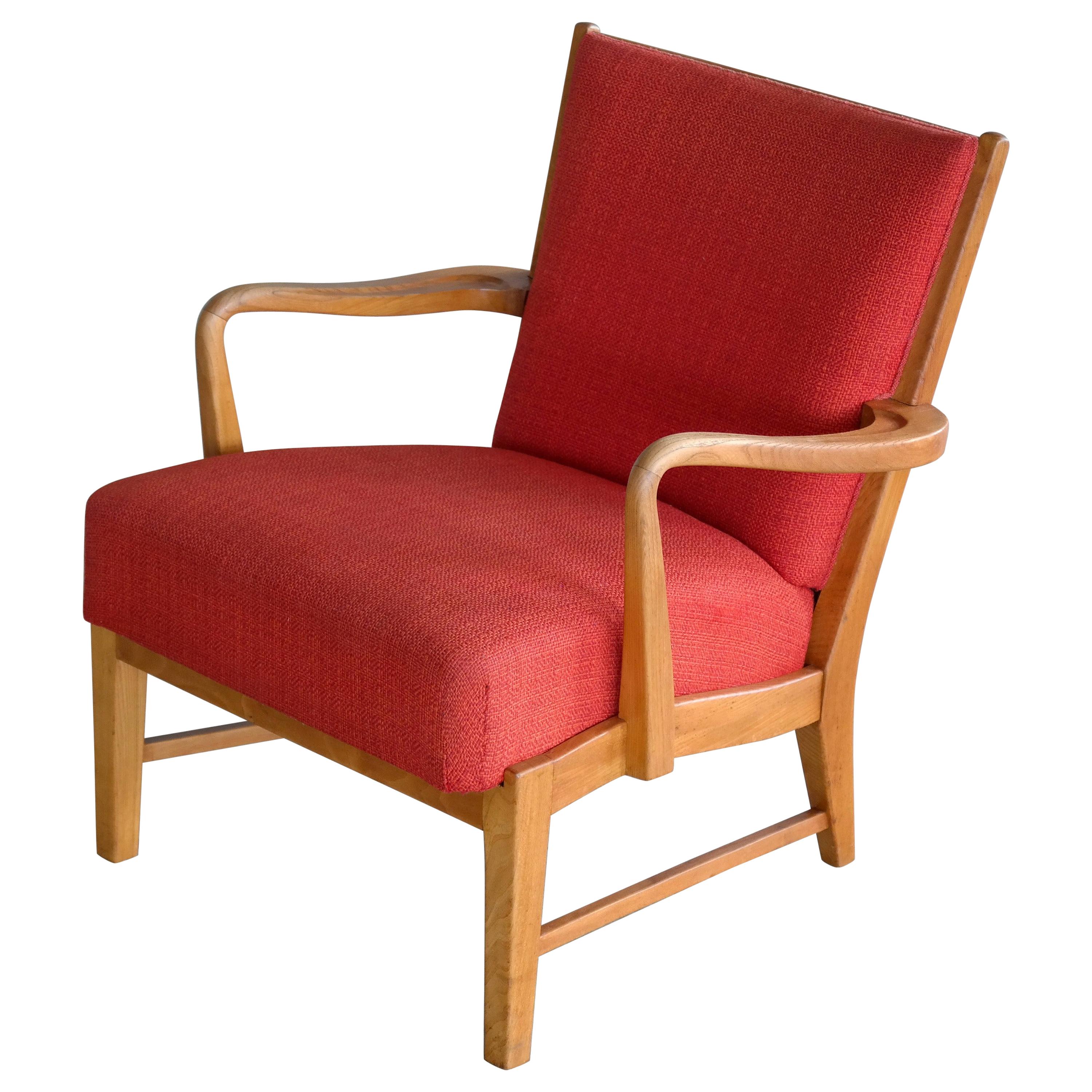 Fritz Hansen Lounge Chair in Oak and Wool with Solid Oak Back Danish Midcentury