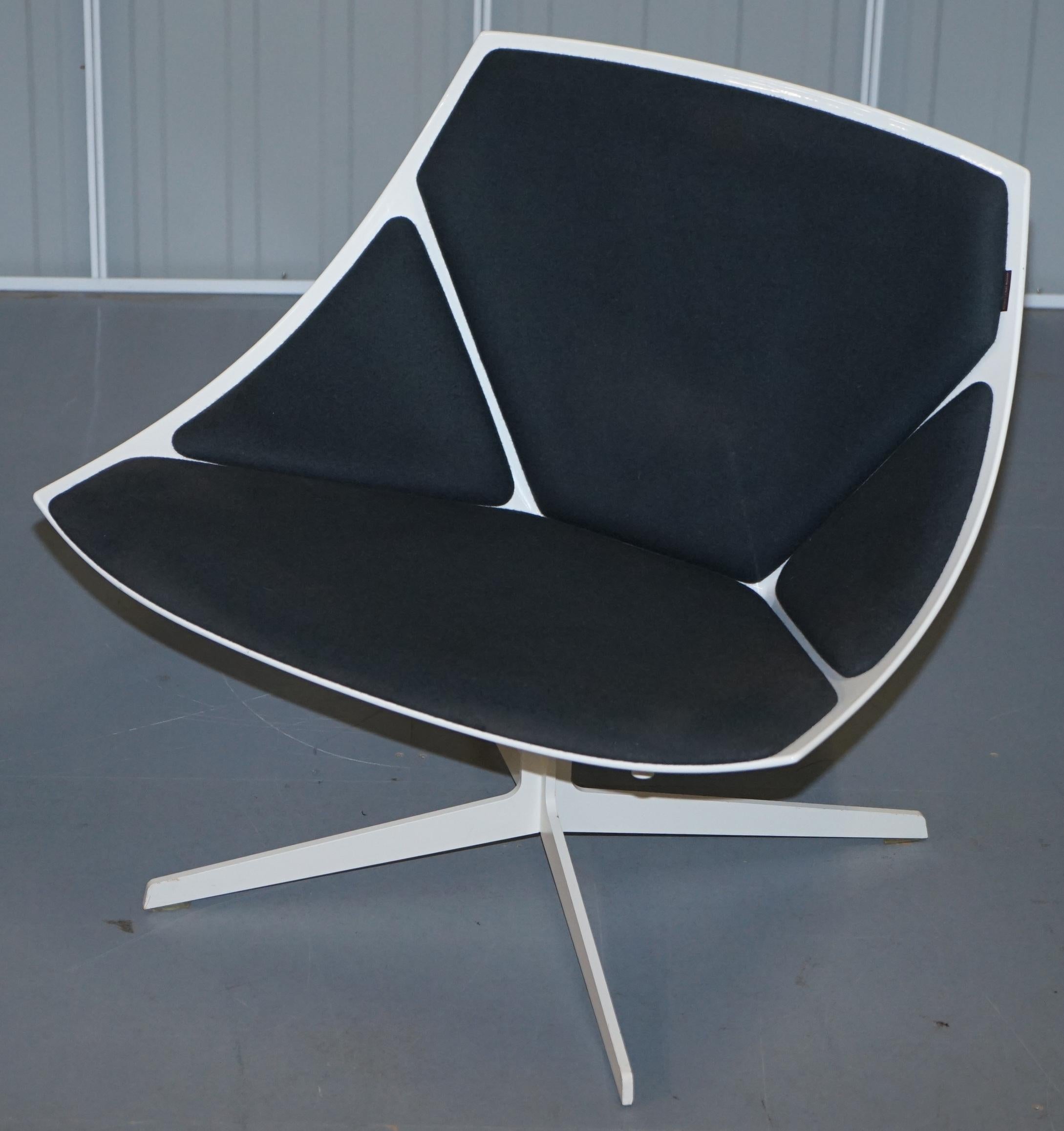 Moderne Fauteuil de salon très froid Fritz Hansen avec cadre métallique de Jehs & Laub en vente