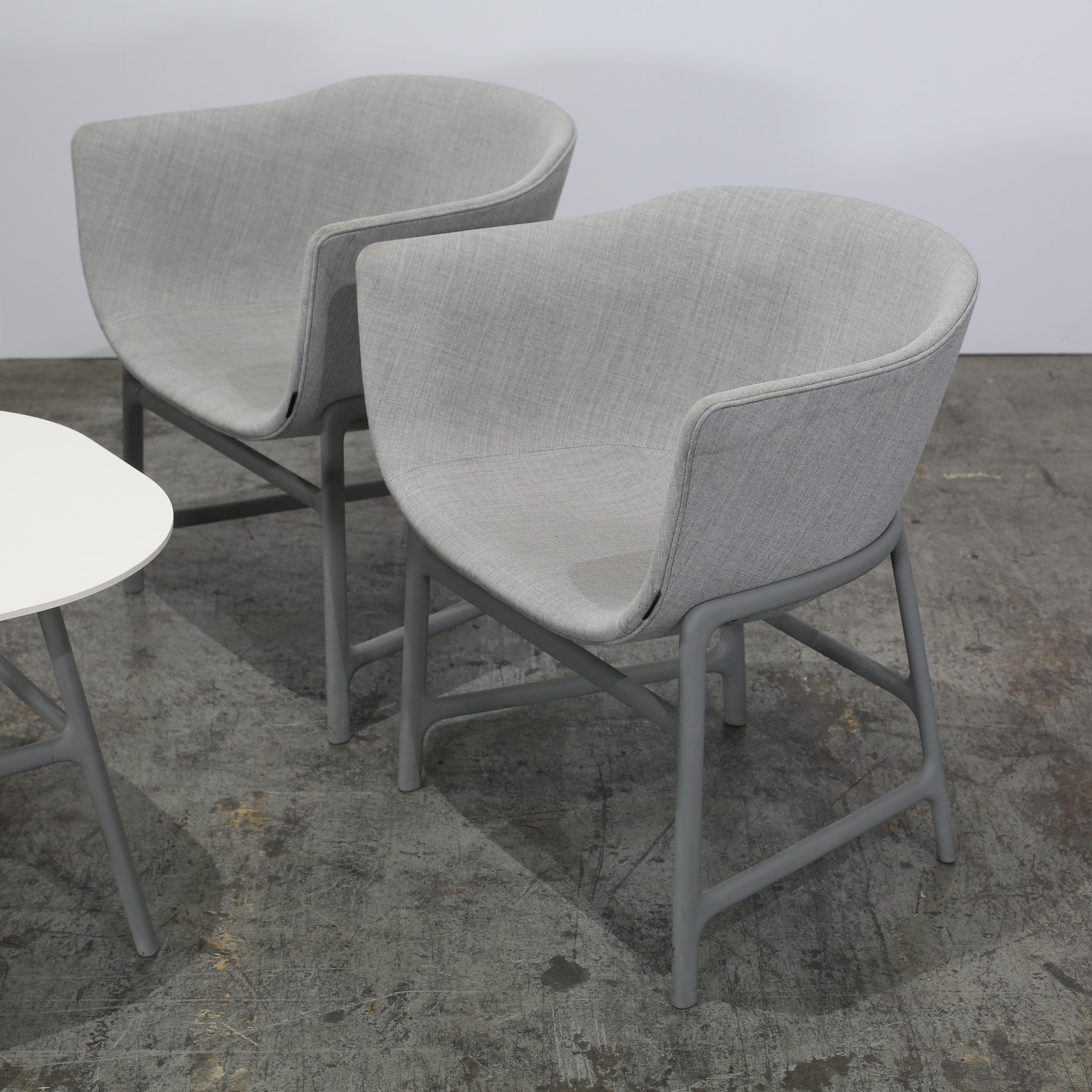 Fritz Hansen Minuscule Tisch & Stuhl Set (Skandinavische Moderne) im Angebot