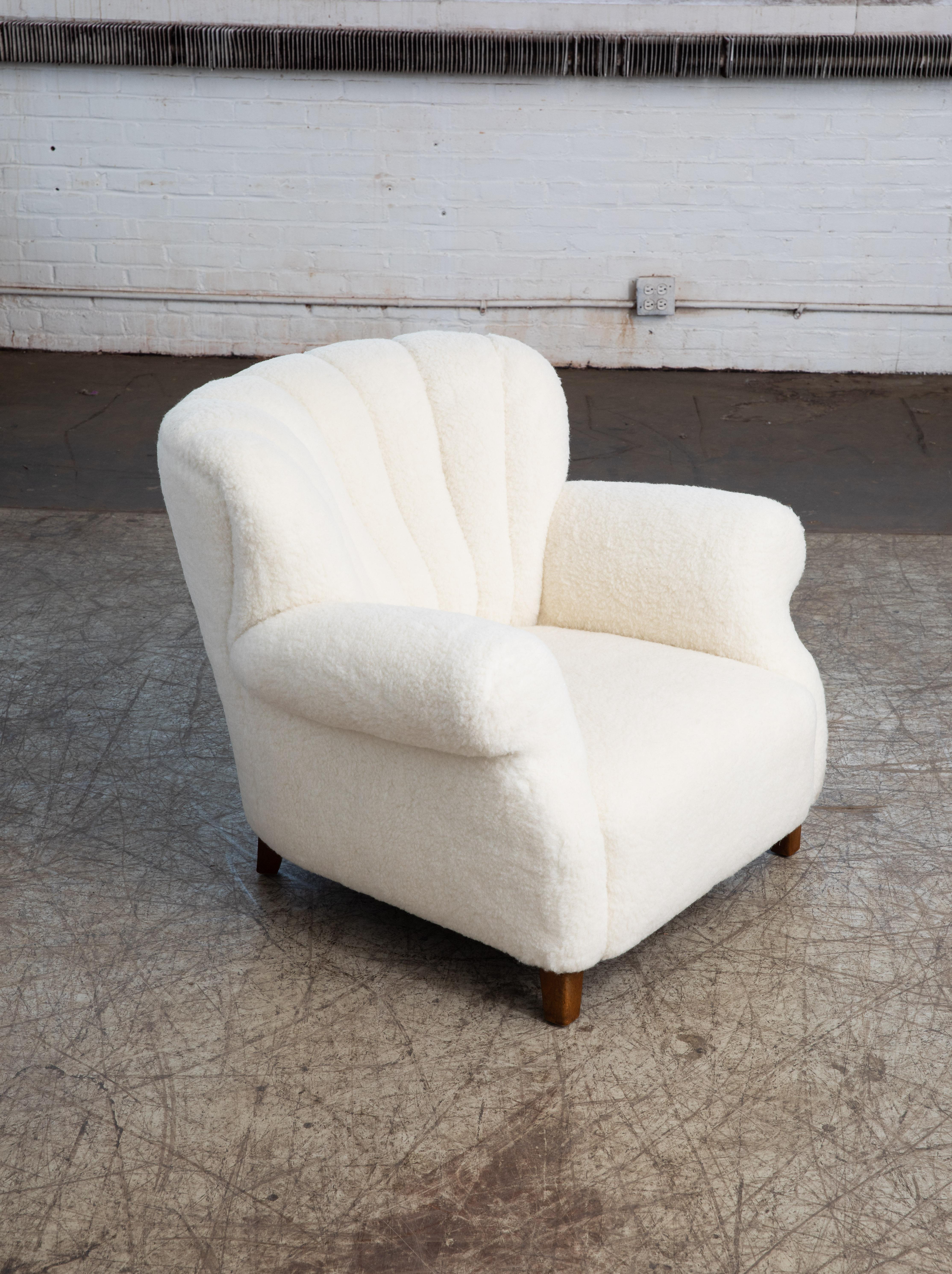 Mid-20th Century Fritz Hansen Model 1518 Large Size Club Chair in Ivory Lambswool, Denmark, 1940s