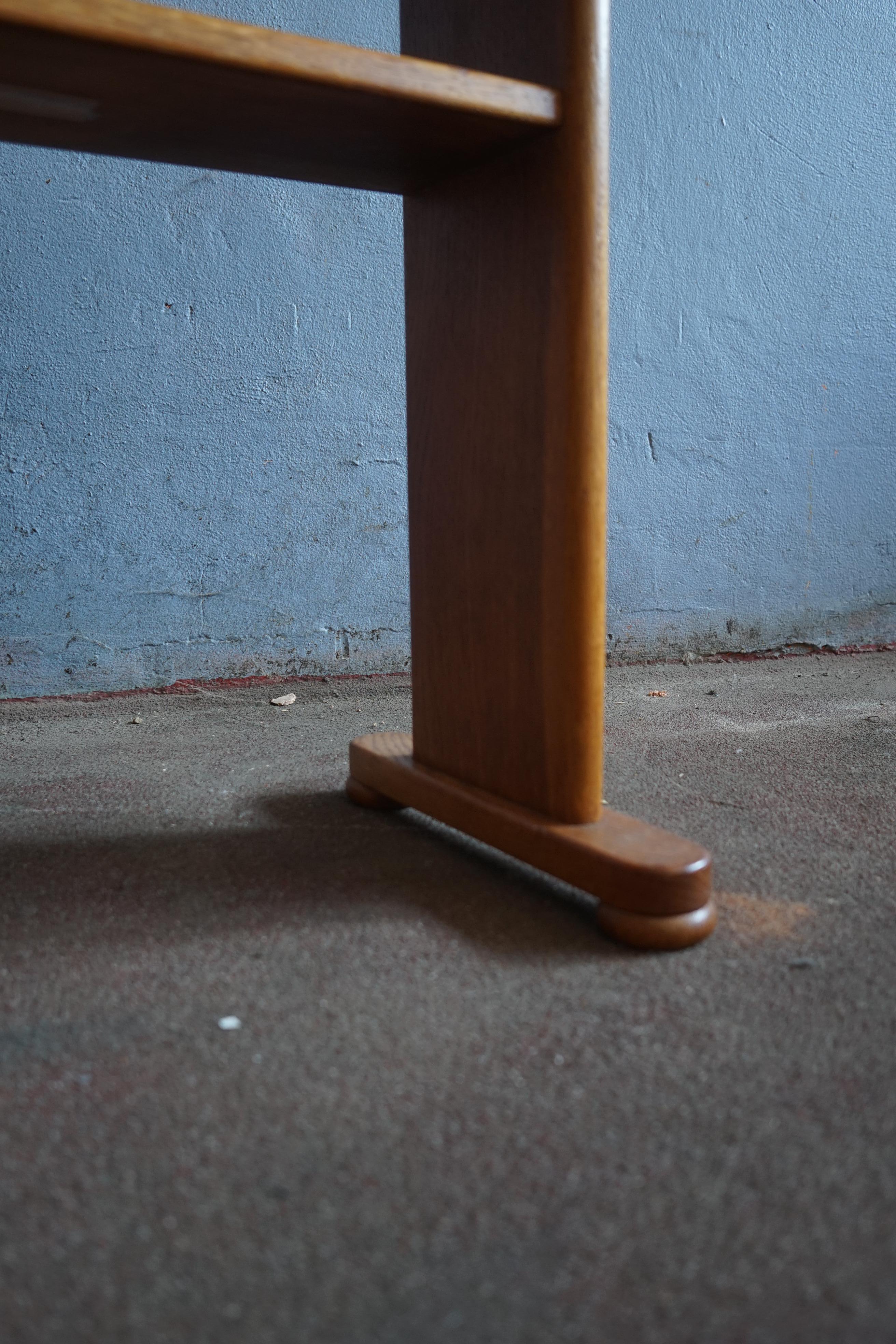 Fritz Hansen Model 1560 side table In Good Condition In Valby, 84
