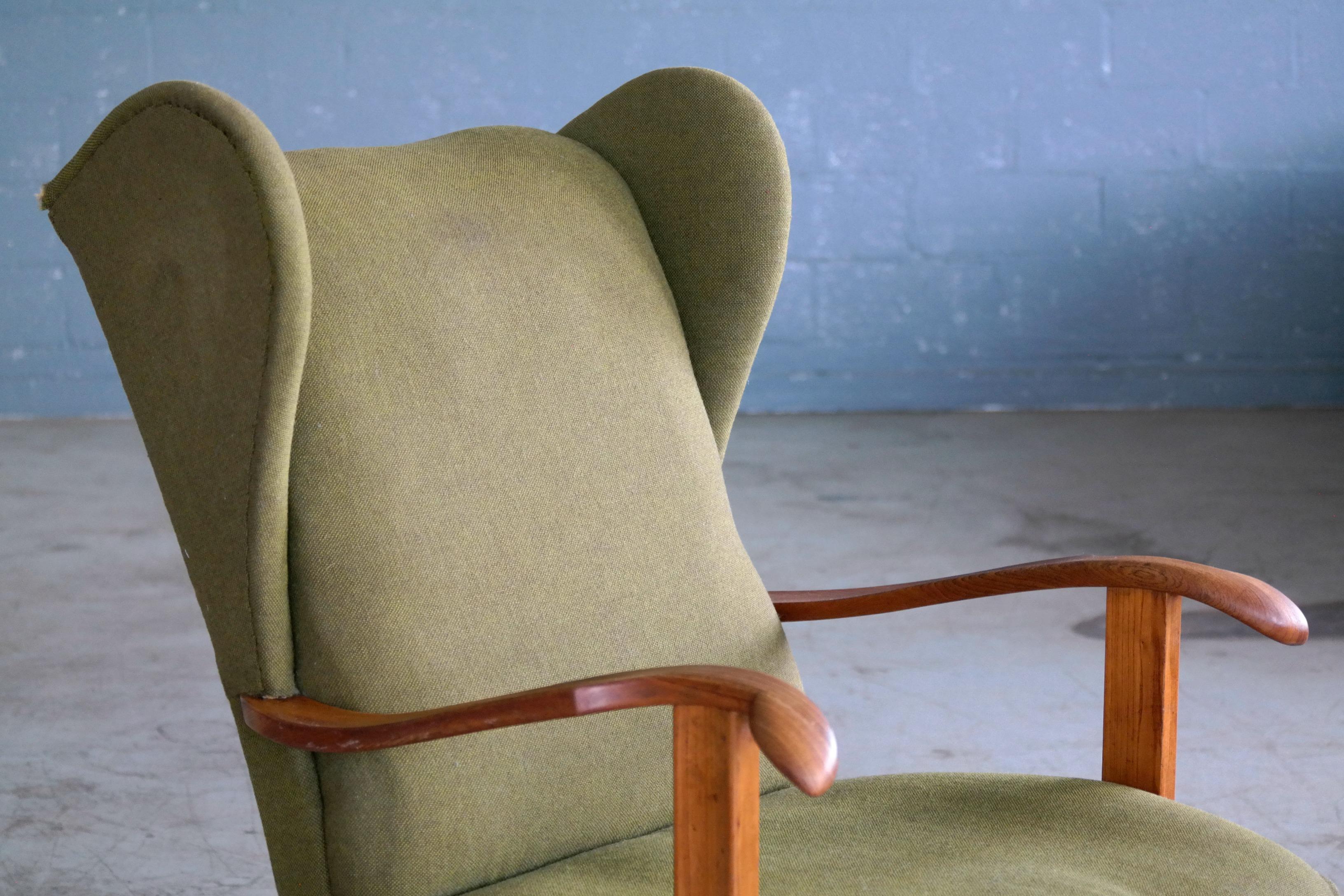 Mid-20th Century Fritz Hansen Model 1582 Wingback Lounge Chair Danish Midcentury