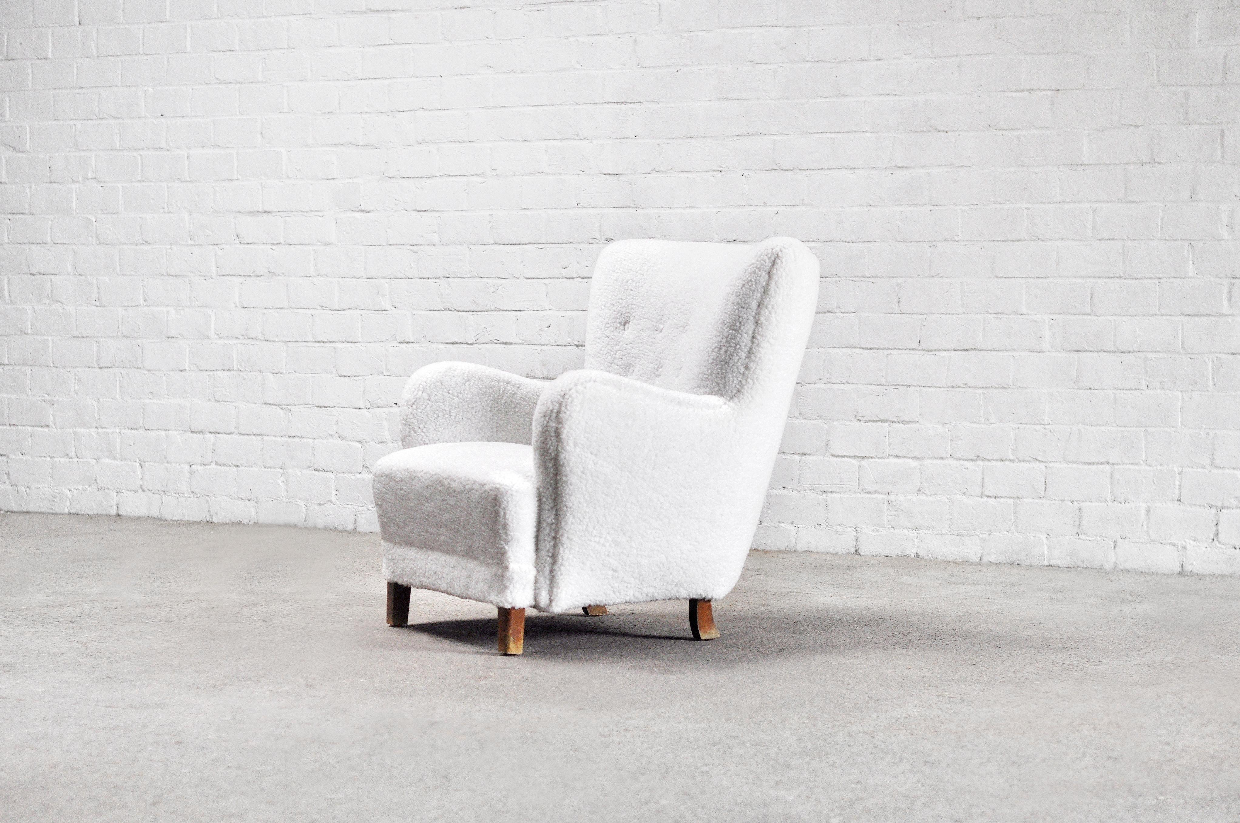 Danish Fritz Hansen Model 1669 Lounge Chair In White Wool, Denmark 1940's For Sale