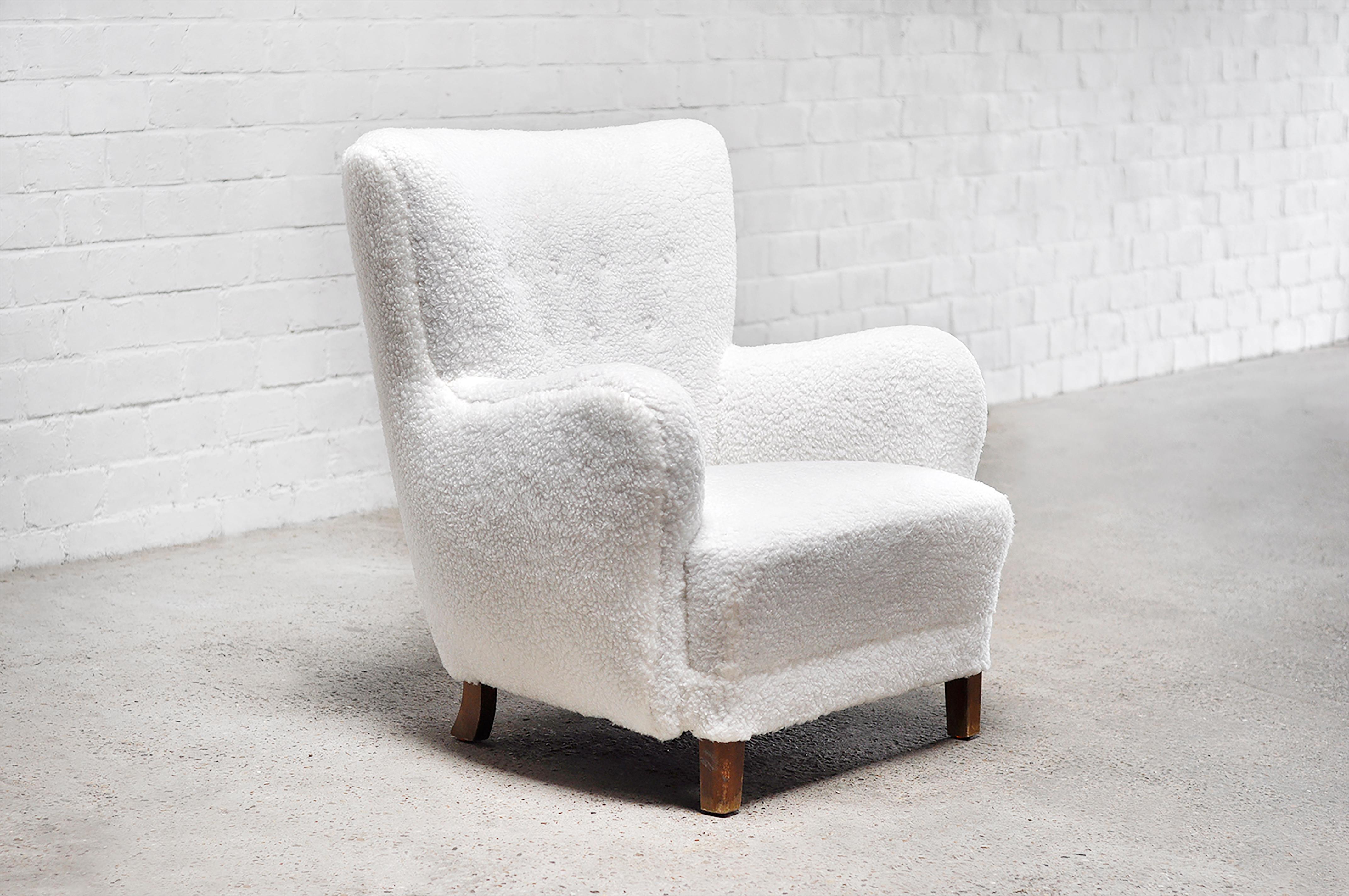 Fritz Hansen Model 1669 Lounge Chair In White Wool, Denmark 1940's In Good Condition For Sale In Zwijndrecht, Antwerp