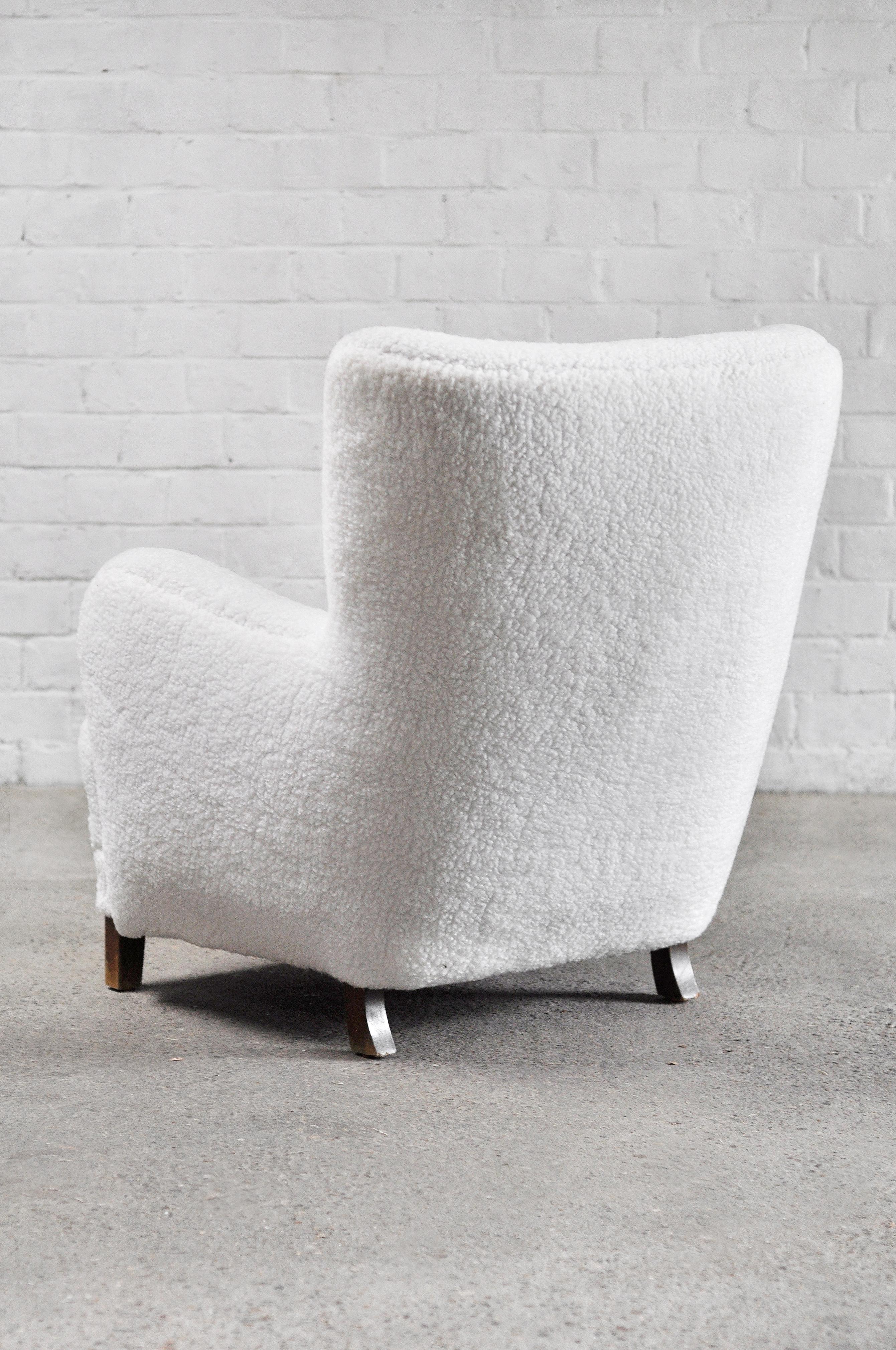Mid-20th Century Fritz Hansen Model 1669 Lounge Chair In White Wool, Denmark 1940's For Sale