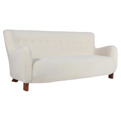 Sofa à trois places Fritz Hansen modèle 1669, laine d'agneau, années 1940 