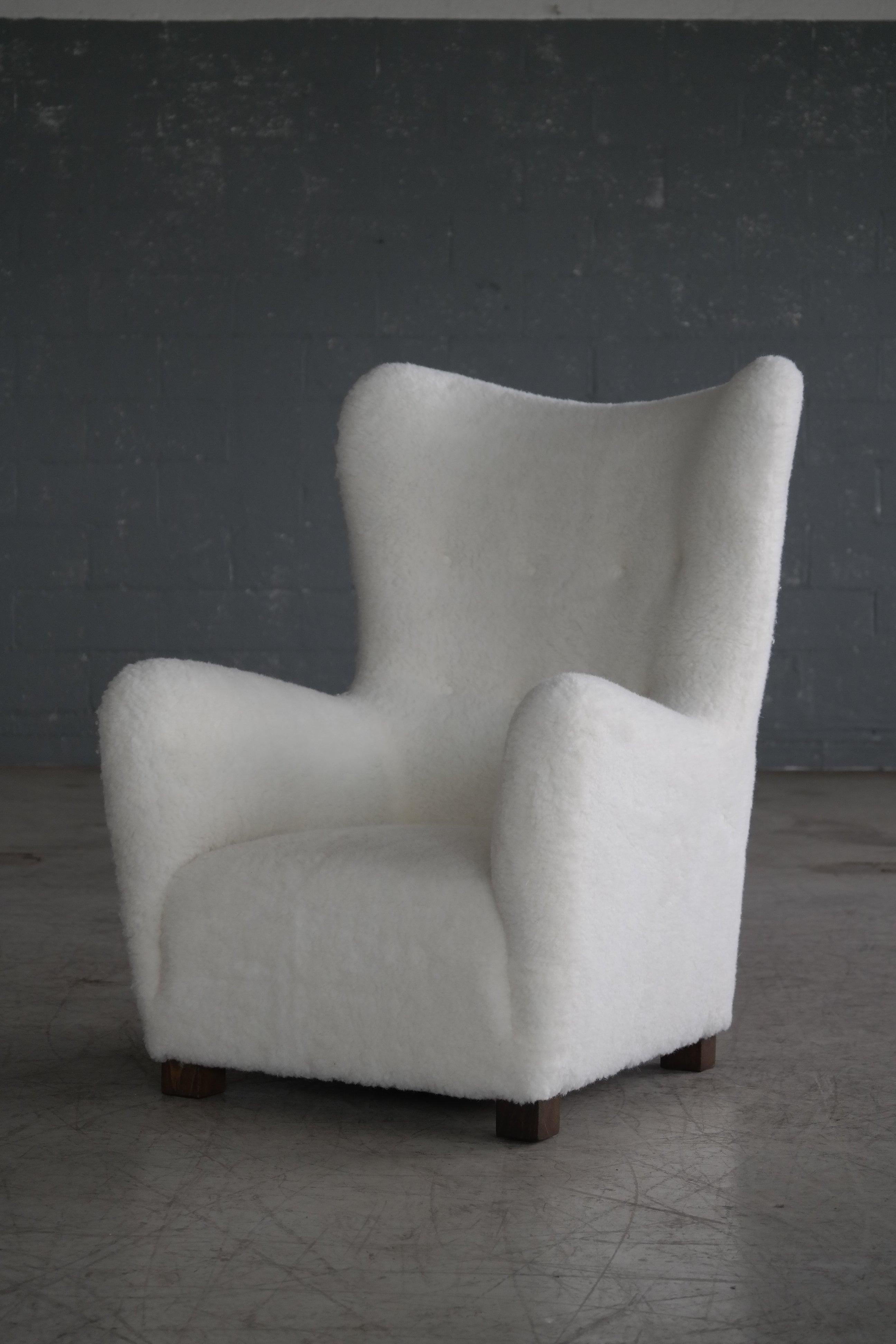 Fritz Hansen Model 1672 High Back Lounge Chair in Lambswool, Denmark, 1940s In Good Condition In Bridgeport, CT