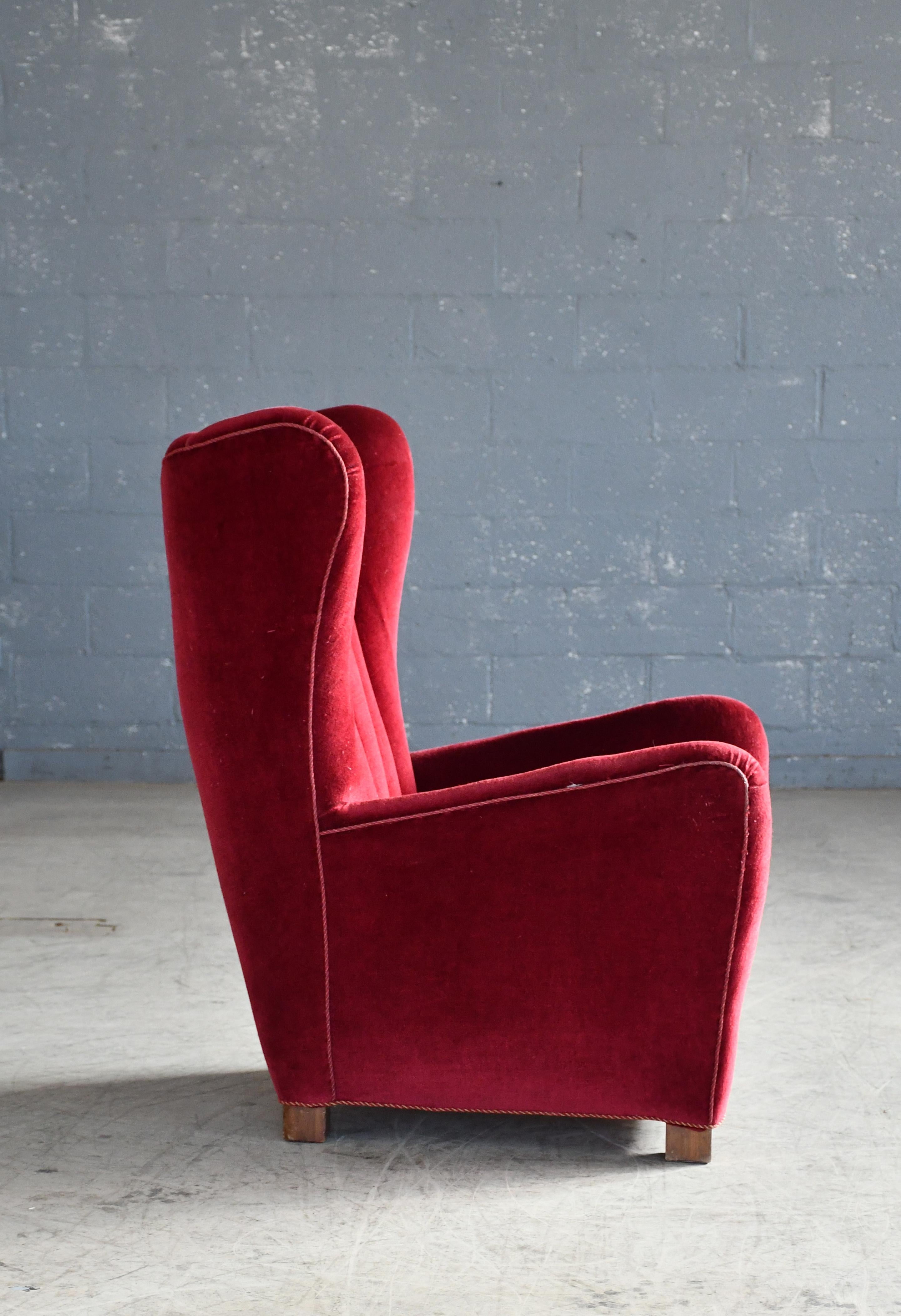Danois Fauteuil de salon Fritz Hansen modèle 1672 à haut dossier en mohair avec cannelures, années 1940 en vente
