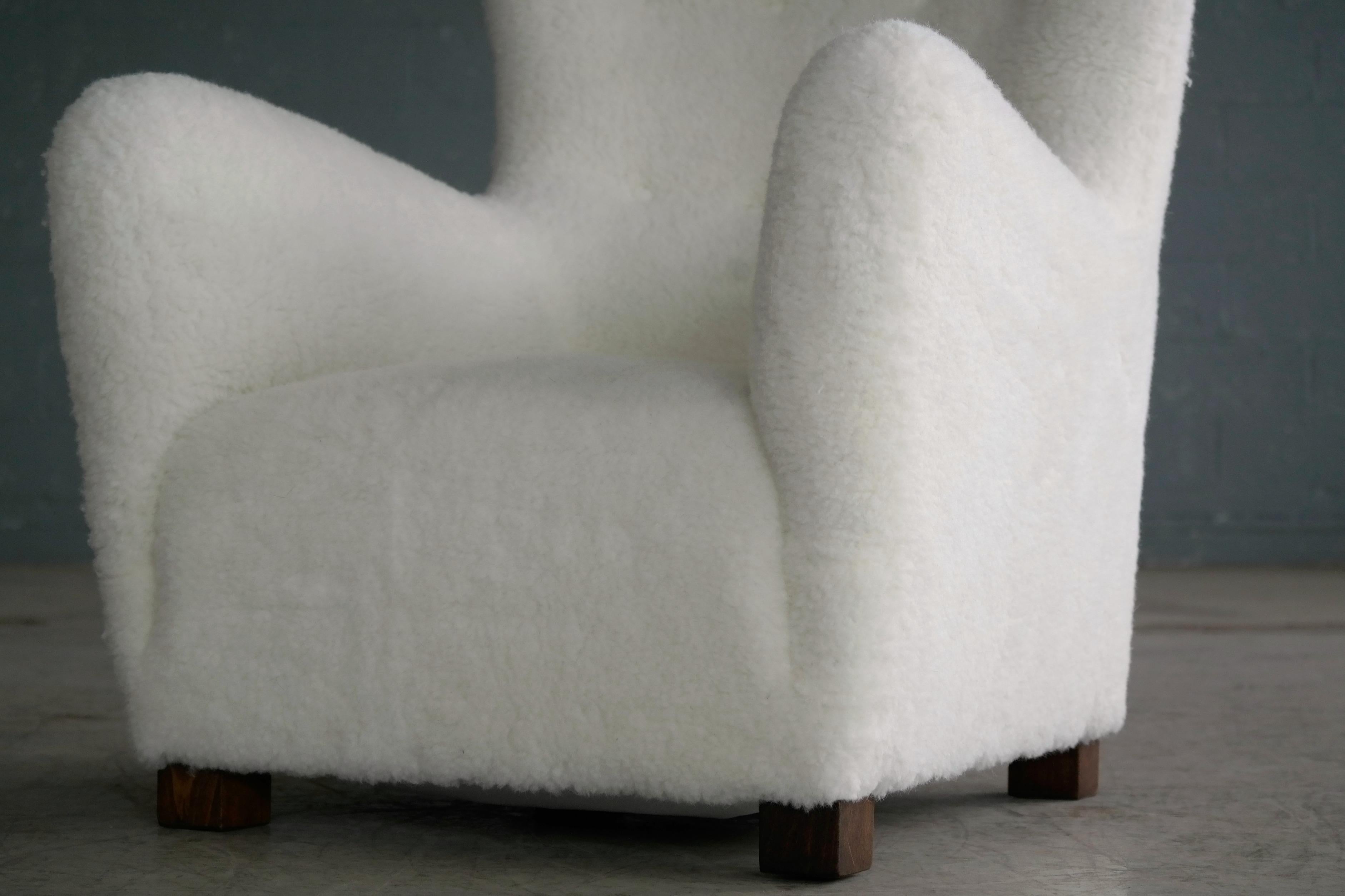 Fritz Hansen Model 1672 Lambswool Covered High Back Lounge Chair Danish, 1940s In Excellent Condition In Bridgeport, CT