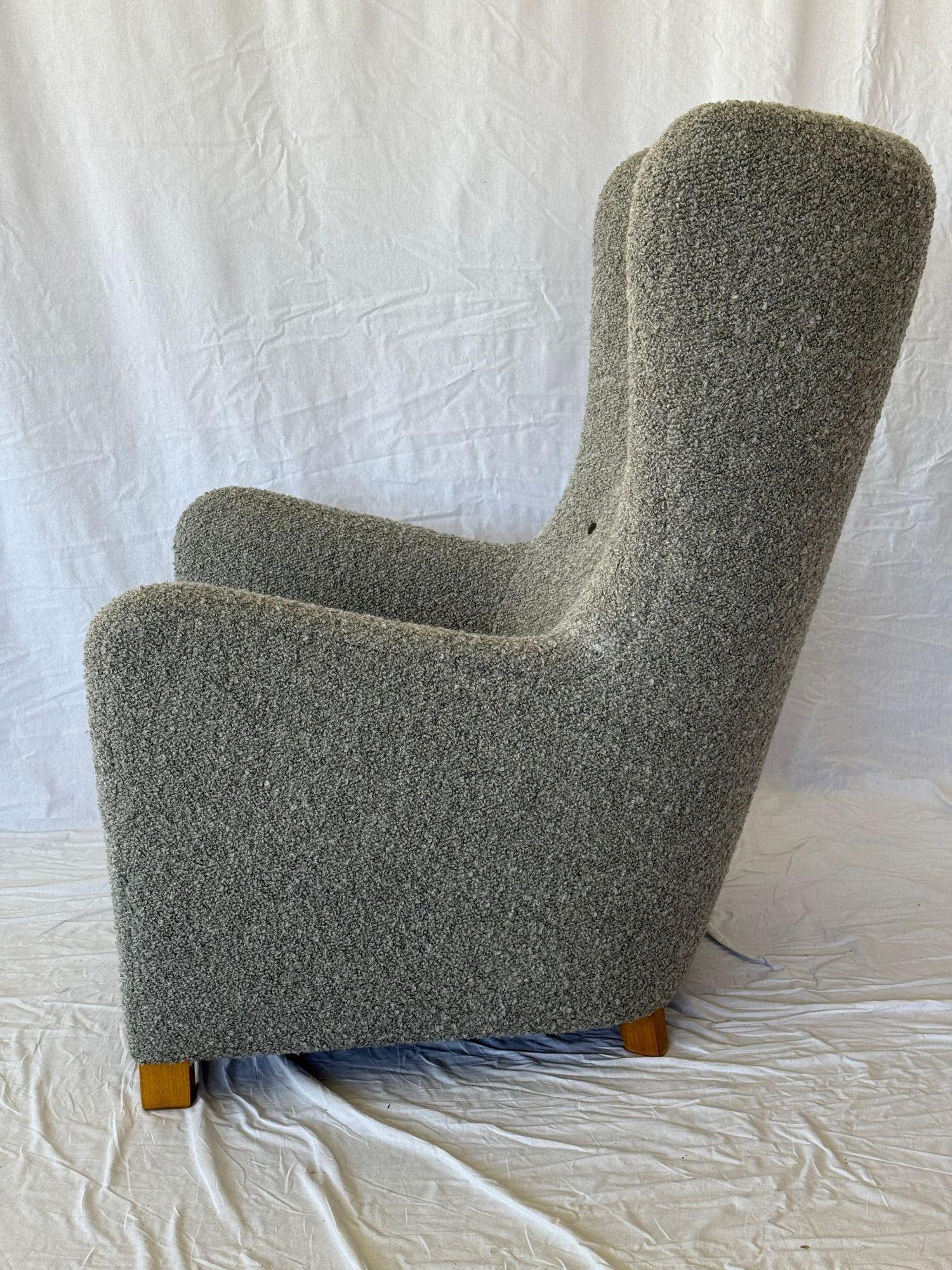 Danish Fritz Hansen Model 1672 Style Lounge Chair For Sale