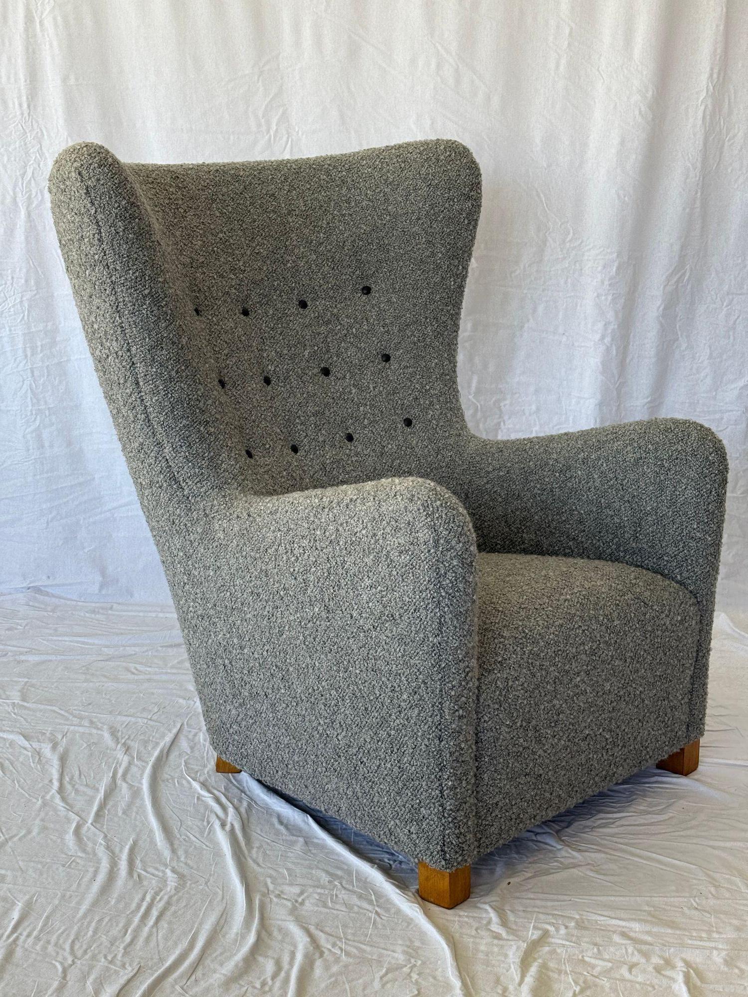 Fritz Hansen Model 1672 Style Lounge Chair For Sale 1