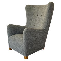 Fritz Hansen Model 1672 Style Lounge Chair