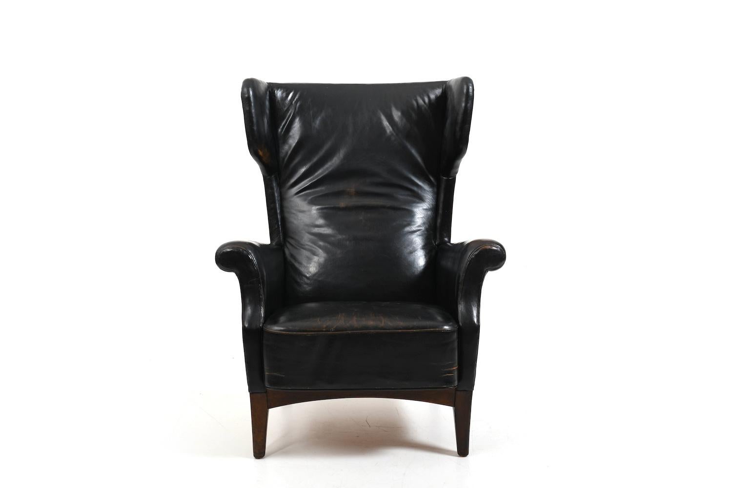 Fritz Hansen, model 8023 wingback lounge chair. Original patinated black leather For Sale 5