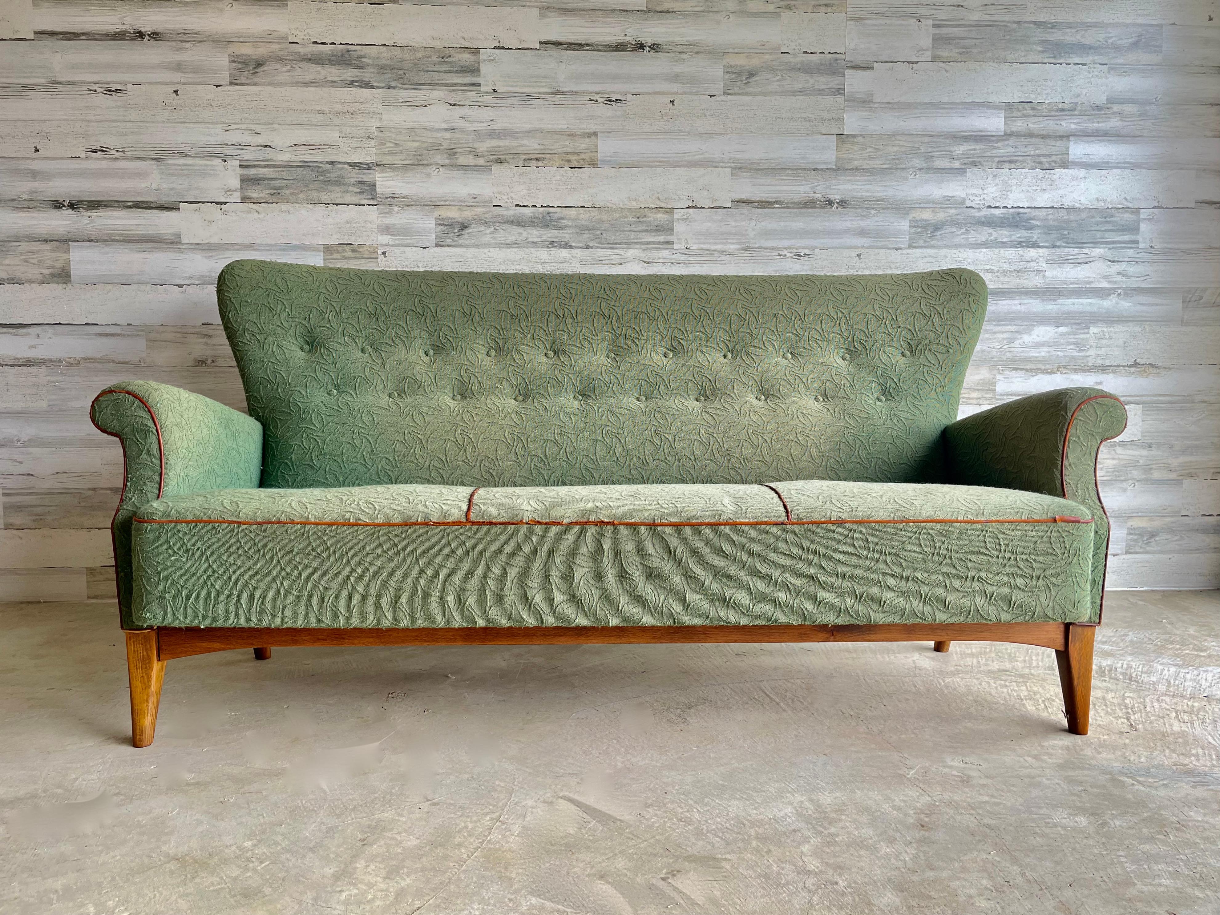 Fritz Hansen Model 8112 Sofa In Good Condition In Denton, TX