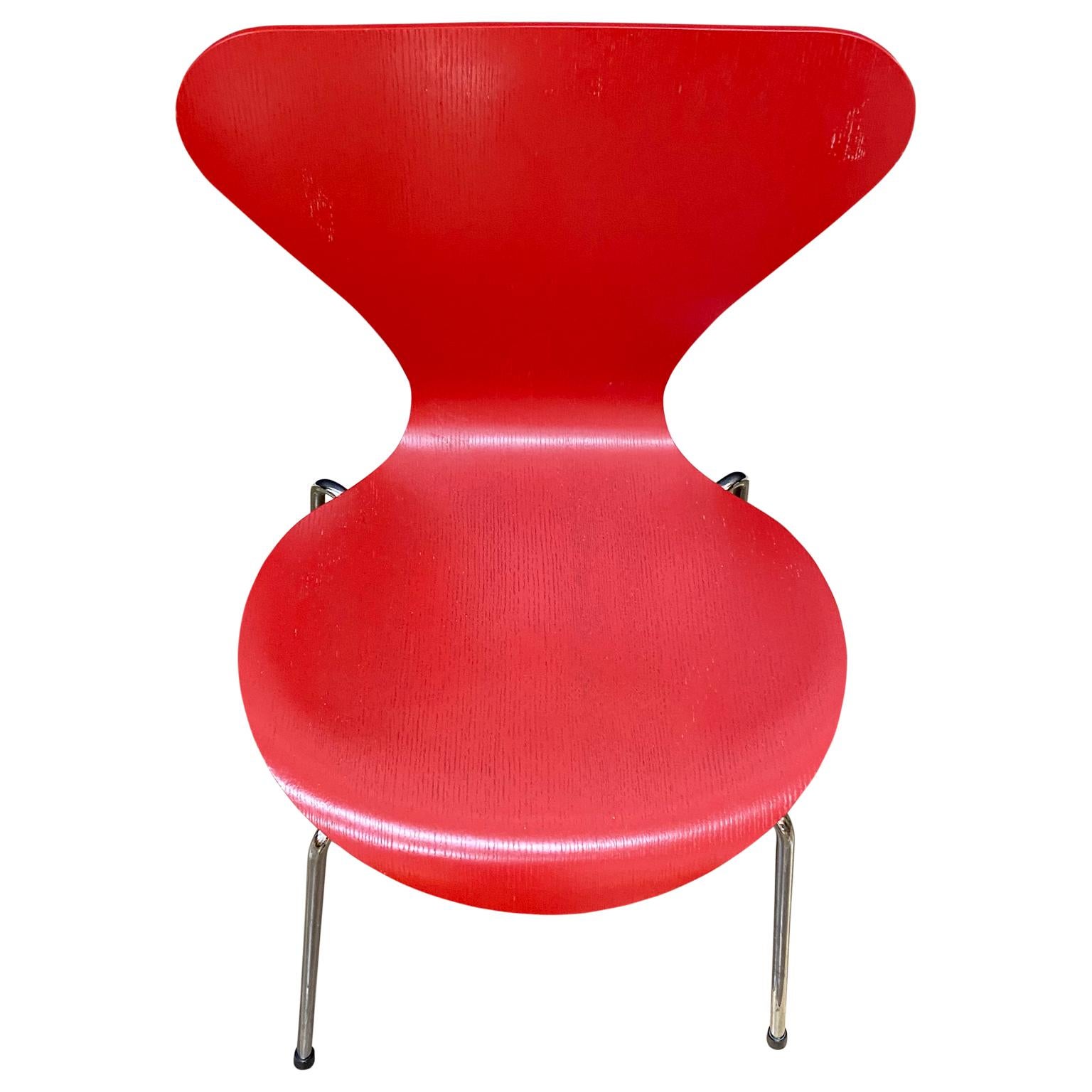 Red Arne Jacobsen dining chair for Fritz Hansen. Mid-Century Modern Series 7, Model 3017 Red Wood Chair. Classic design, perfect for small desk, collect a variety of colors for a fun dining set or just as an occasional chair. The chair is marked