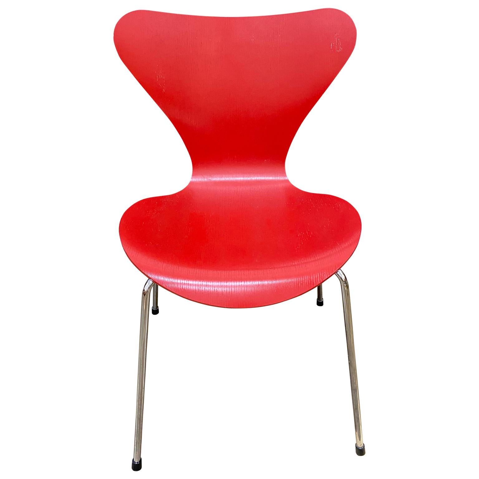 Mid-Century Modern Fritz Hansen Modern Series 7, Model 3017, Red Chair