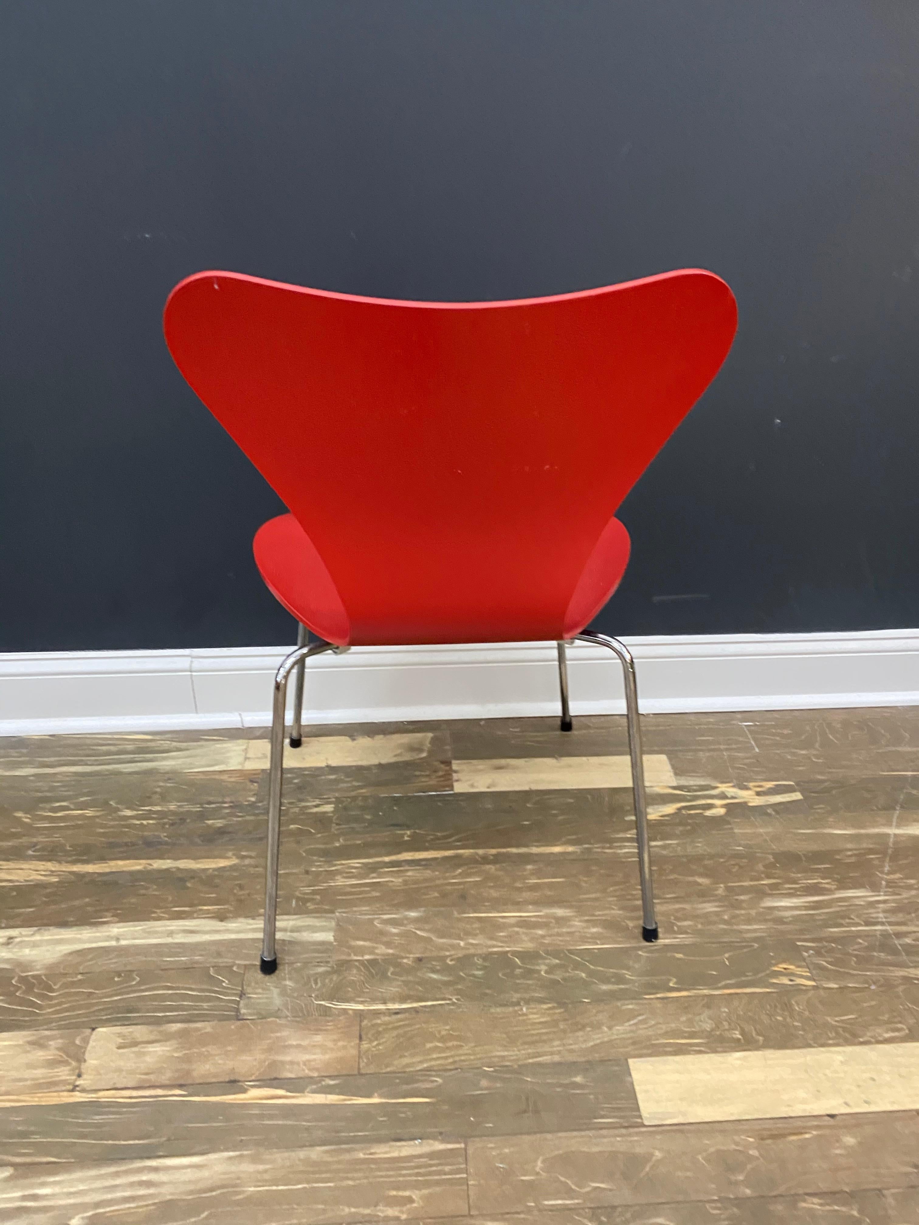 Wood Fritz Hansen Modern Series 7, Model 3017, Red Chair