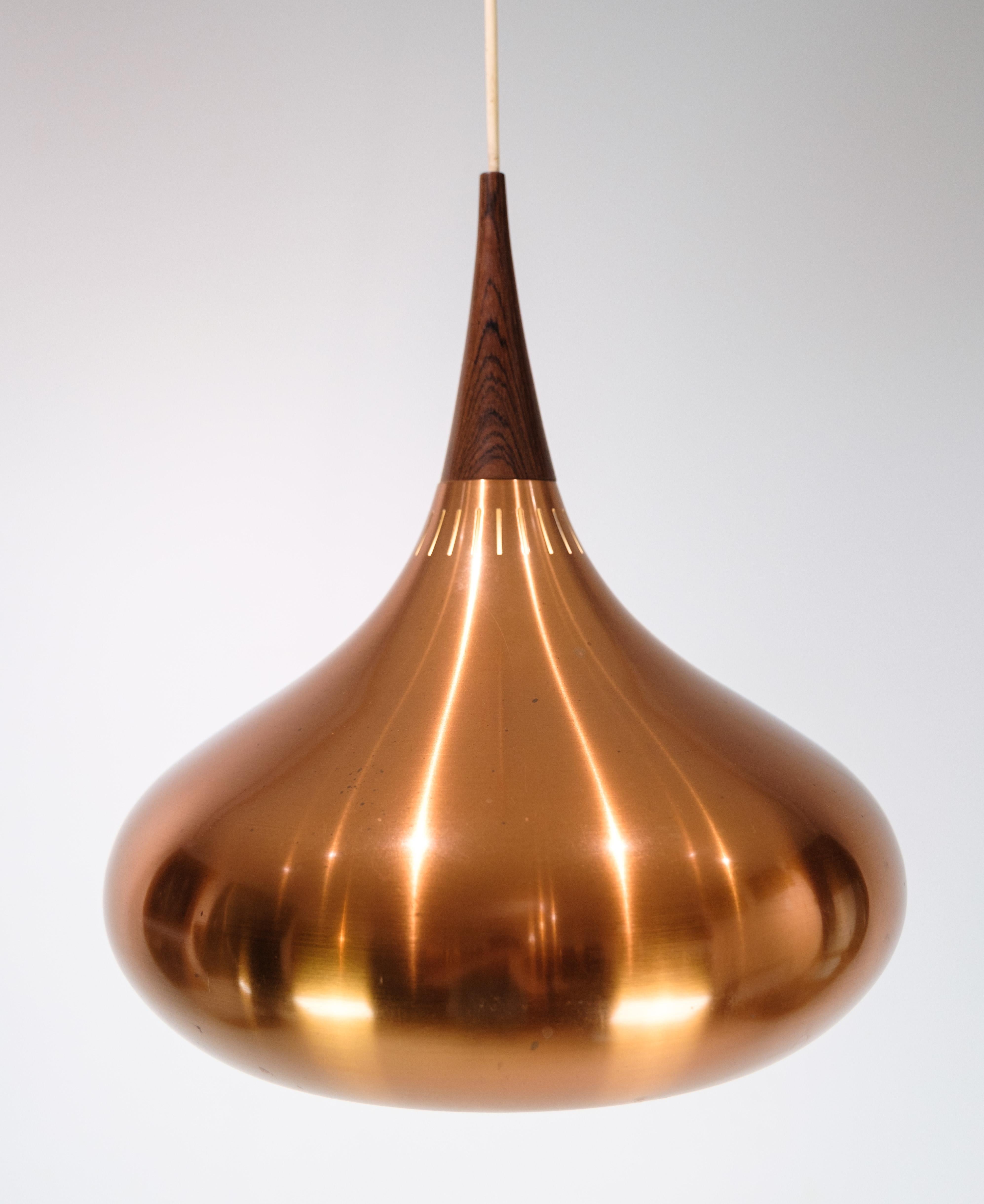 Fritz Hansen Orient P1 pendant in copper and rosewood by Jo Hammerborg from 1960 In Good Condition For Sale In Lejre, DK