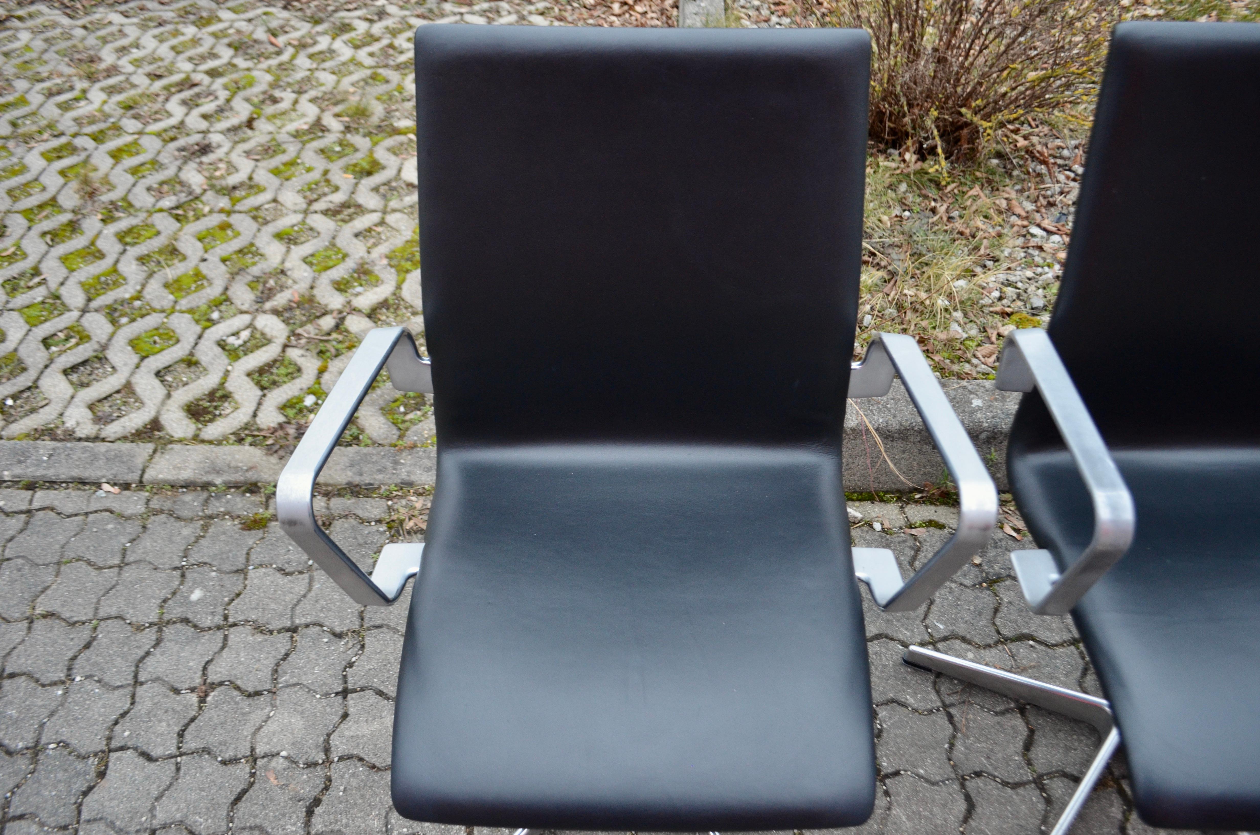 Alluminio Fritz Hansen Oxford  Sedia girevole in pelle nera di Arne Jacobsen in vendita