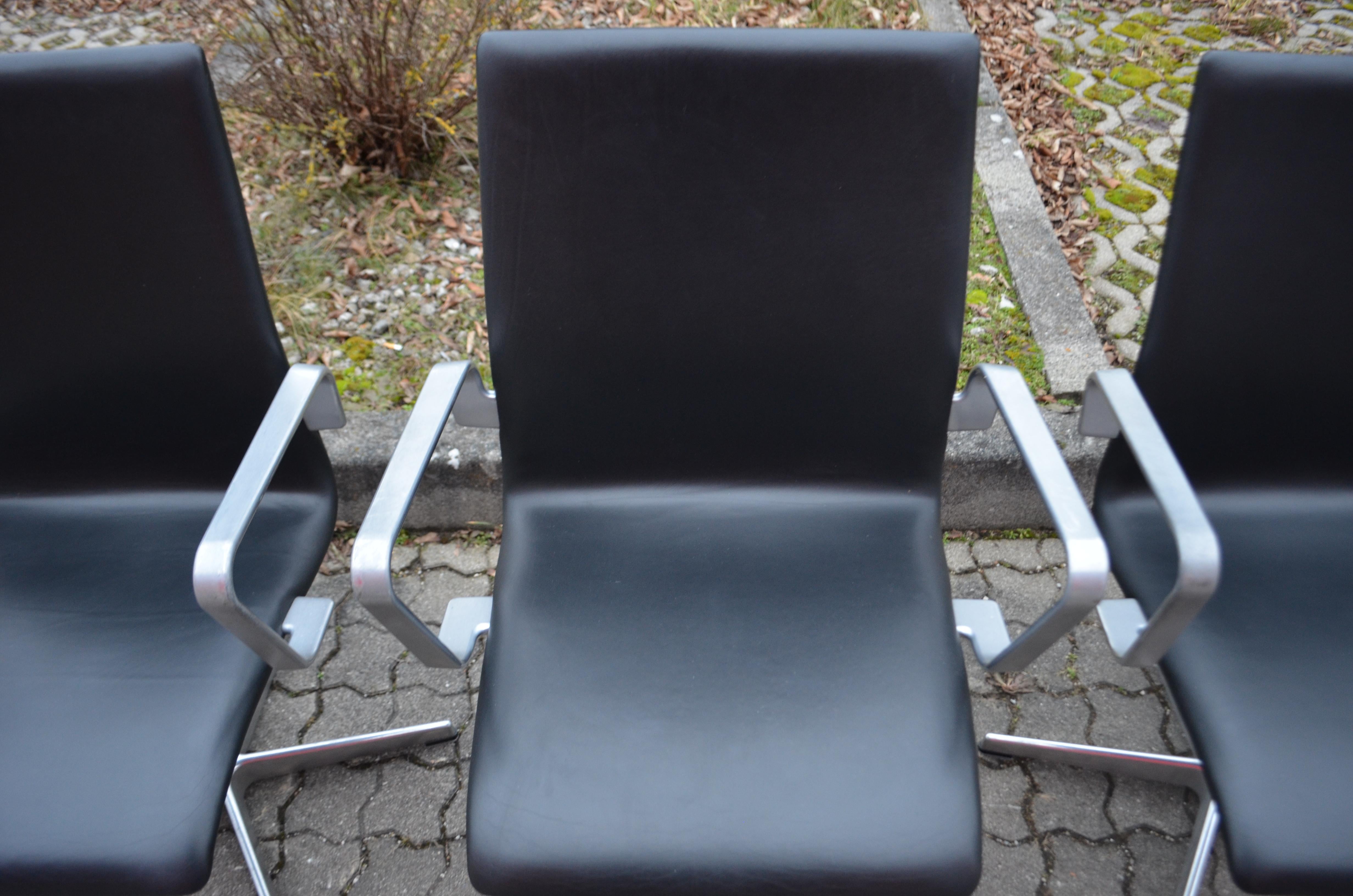 Fritz Hansen Oxford  Sedia girevole in pelle nera di Arne Jacobsen in vendita 2