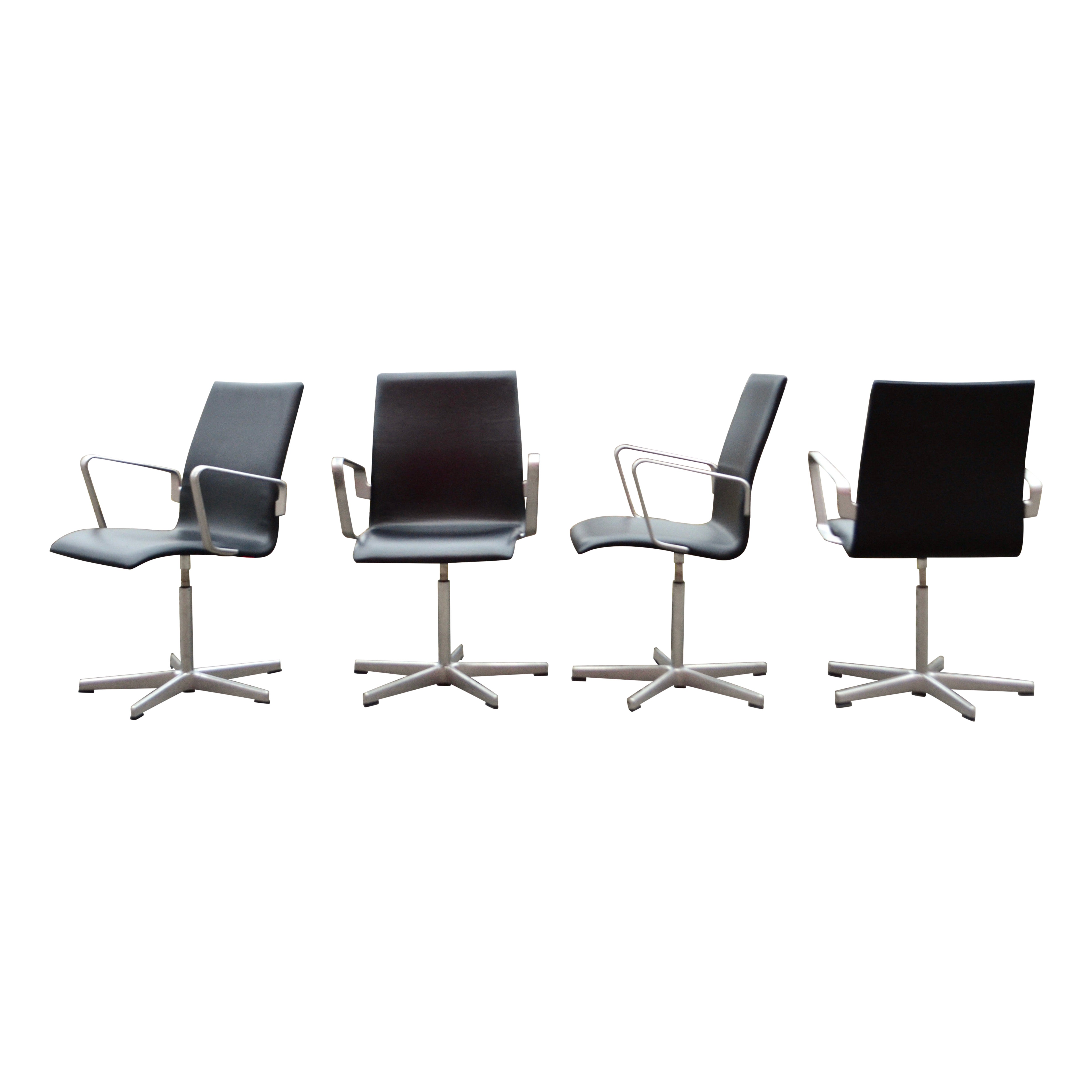 Fritz Hansen Oxford  Sedia girevole in pelle nera di Arne Jacobsen in vendita