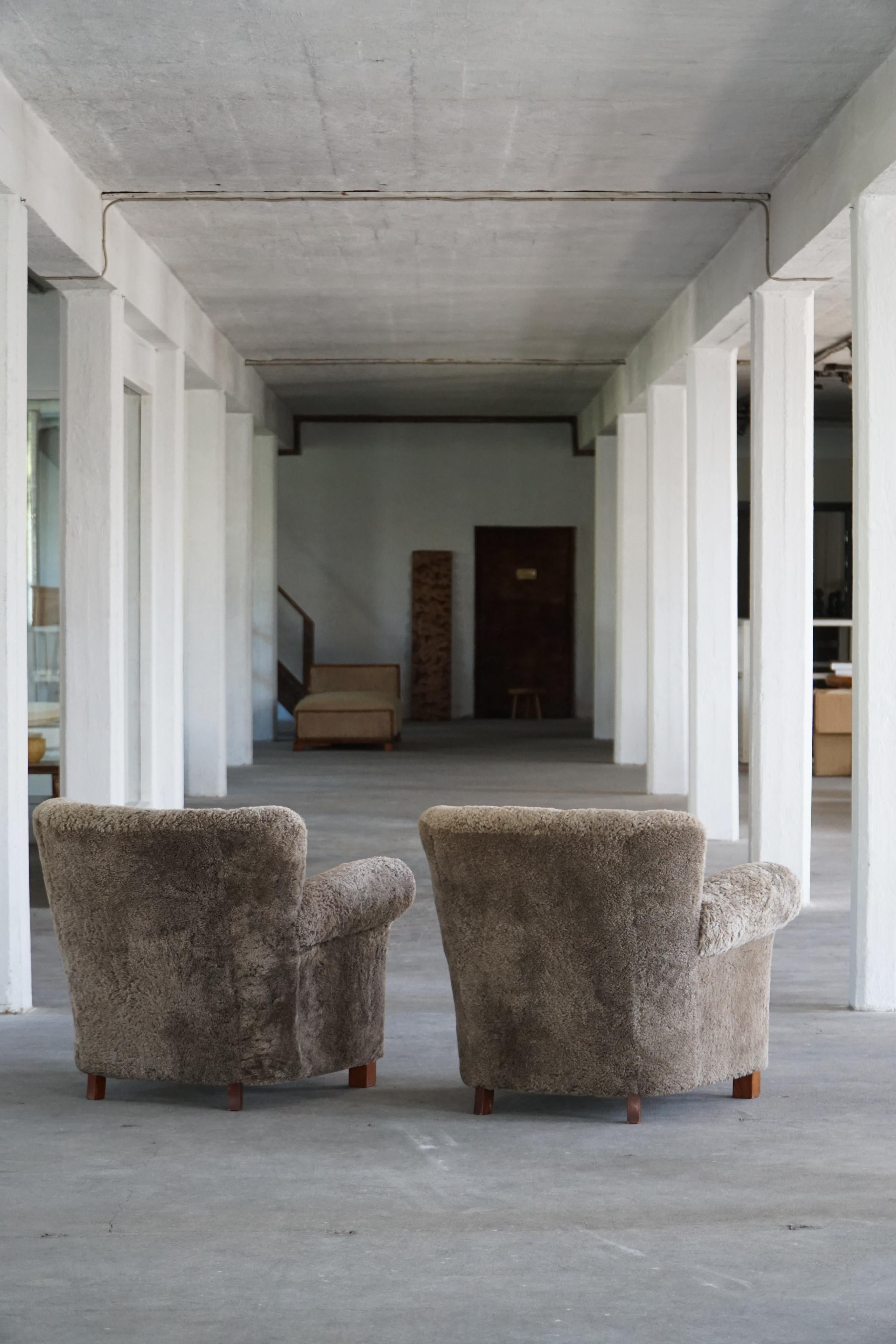 Fritz Hansen, Coppia di sedie da salotto danesi Art Deco, rivestite, anni '40 in vendita 8
