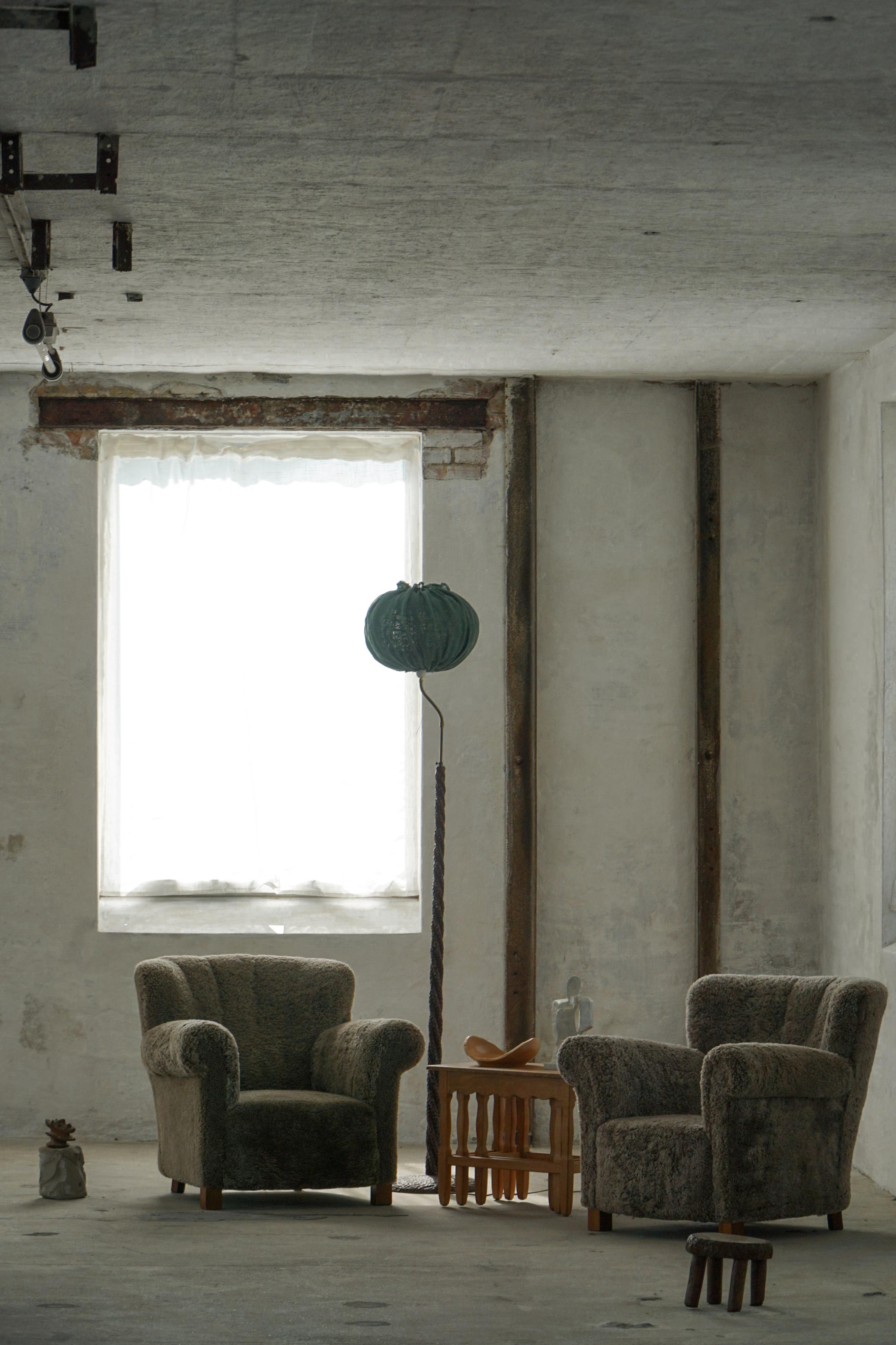 Pelle di agnello Fritz Hansen, Coppia di sedie da salotto danesi Art Deco, rivestite, anni '40 in vendita