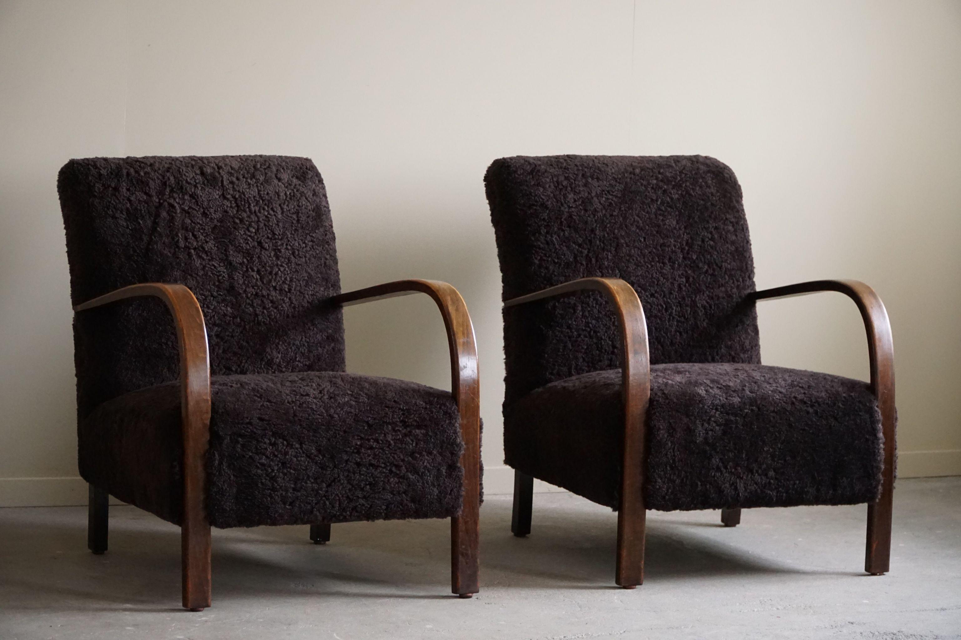 Fritz Hansen, Pair of Danish Curved Art Deco Lounge Chairs, Reupholstered, 1940s 4