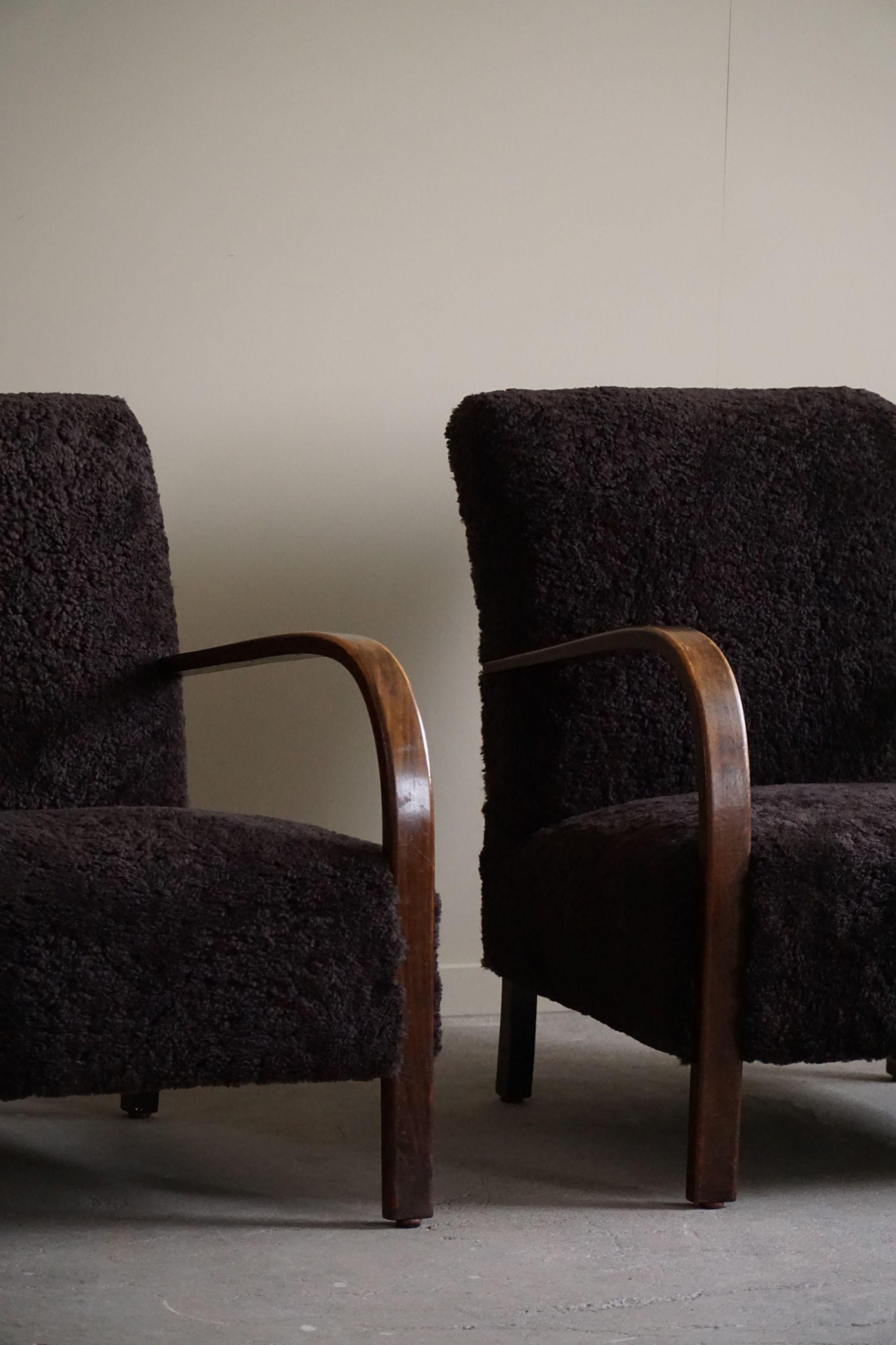 Fritz Hansen, Pair of Danish Curved Art Deco Lounge Chairs, Reupholstered, 1940s 5