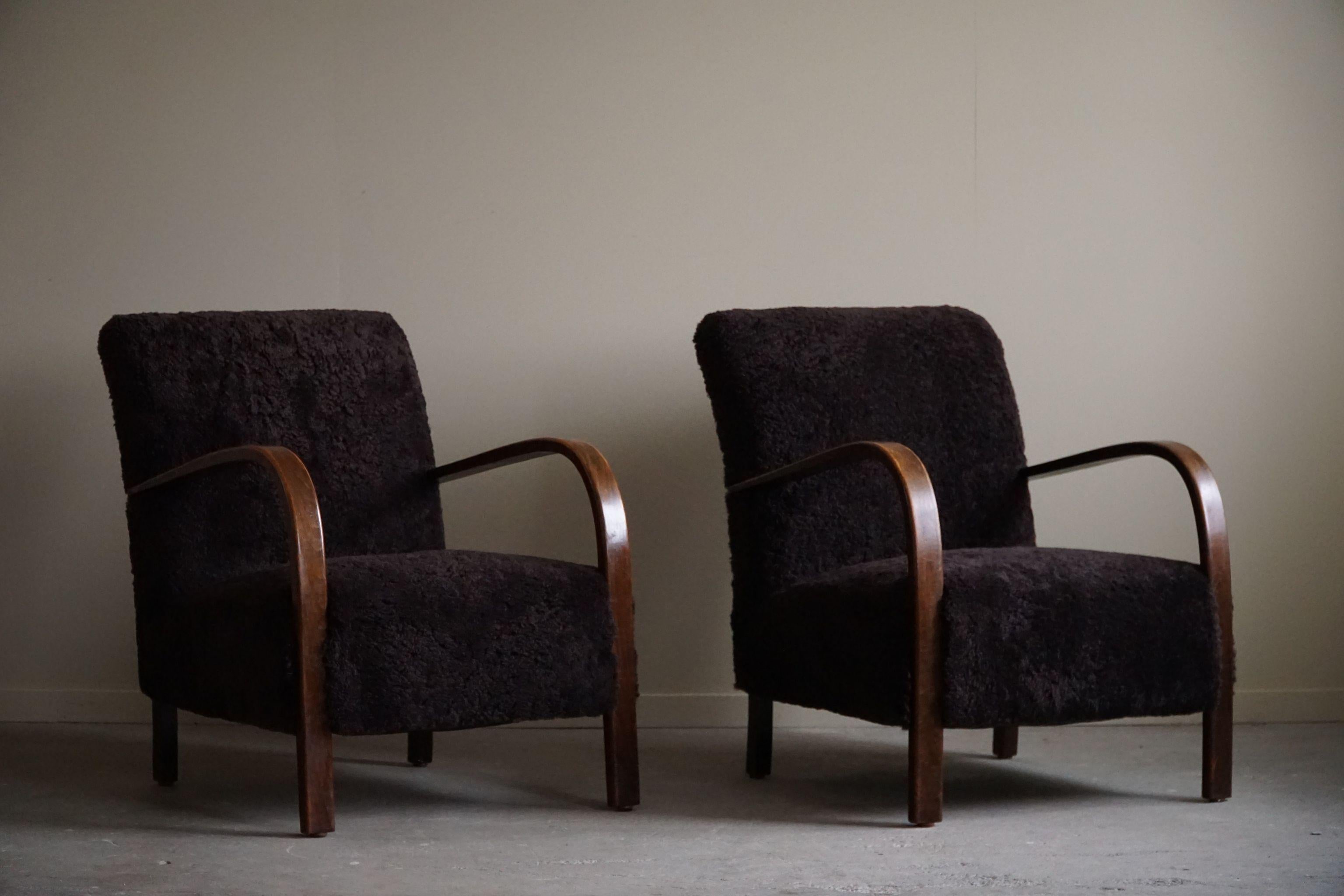 Fritz Hansen, Pair of Danish Curved Art Deco Lounge Chairs, Reupholstered, 1940s 11
