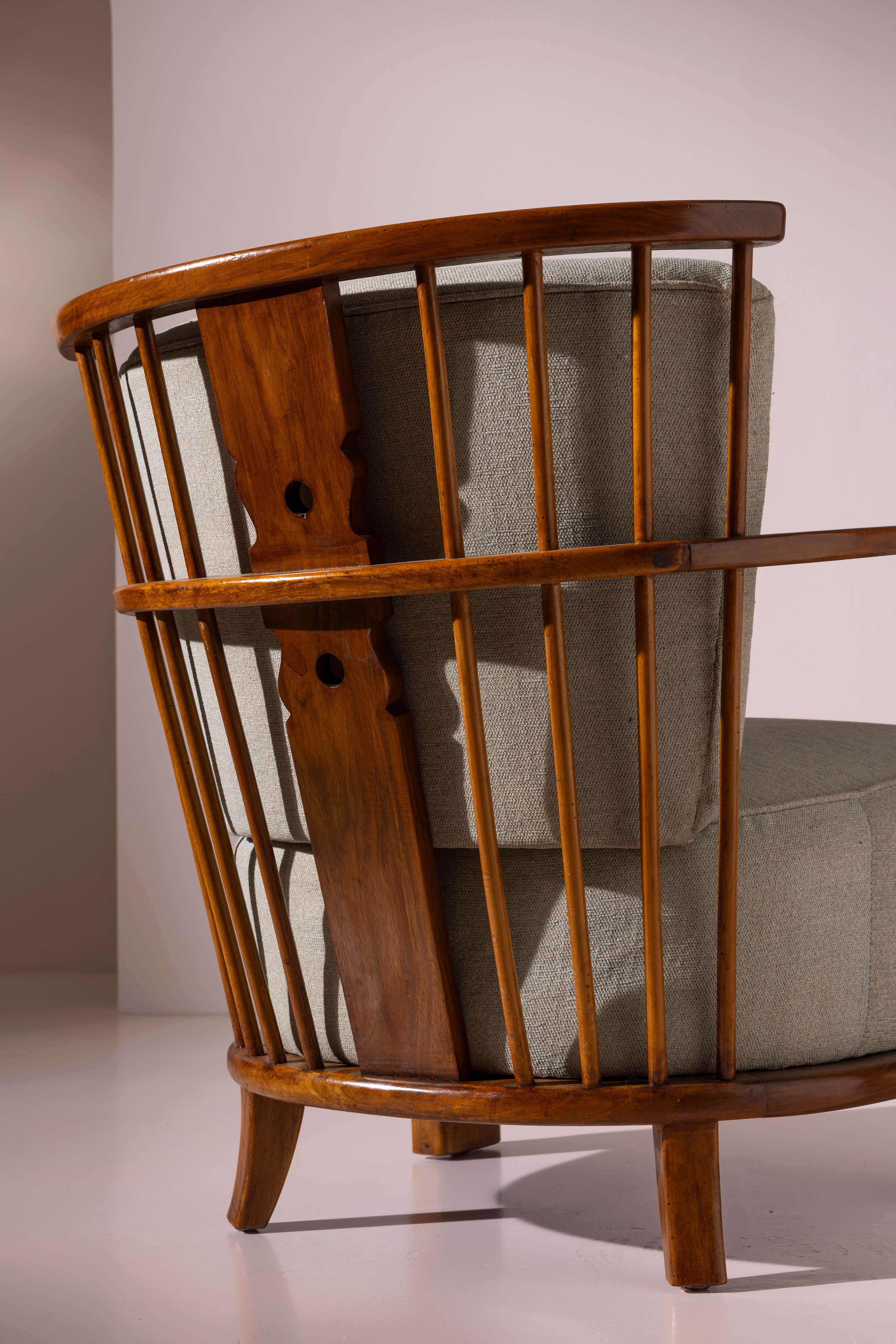 Scandinavian Modern Fritz Hansen pair of easy chair made of oak and fabric Model 1590, Denmark, 1942 For Sale