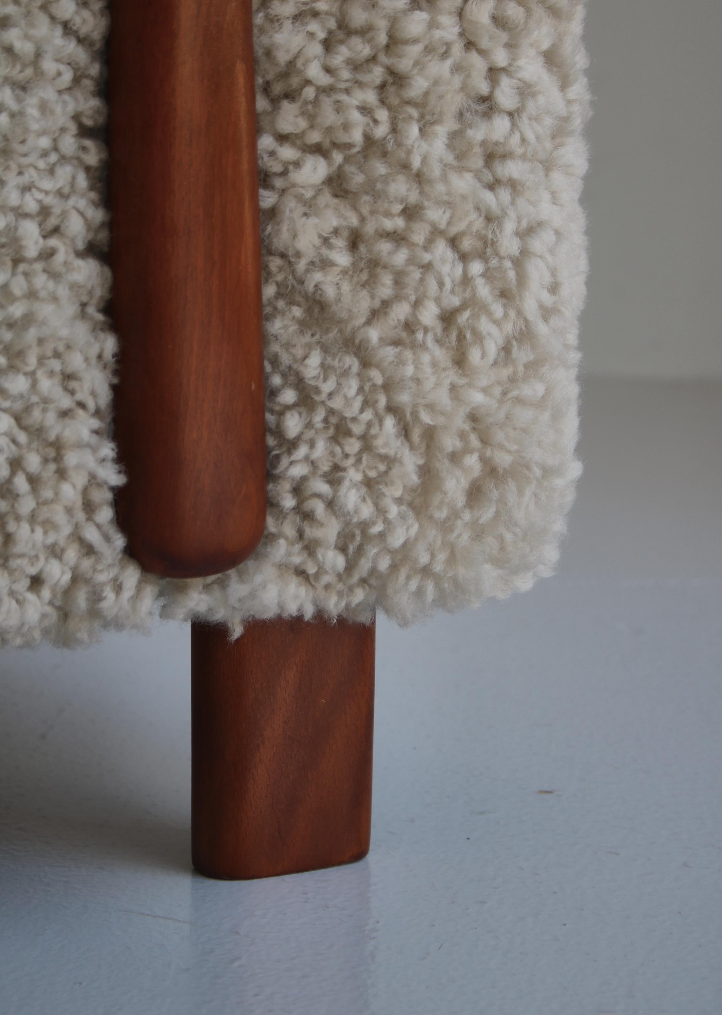 Fritz Hansen Pair of Easy Chairs Model 1582 in Beech & Sheepskin, Denmark, 1930s 6
