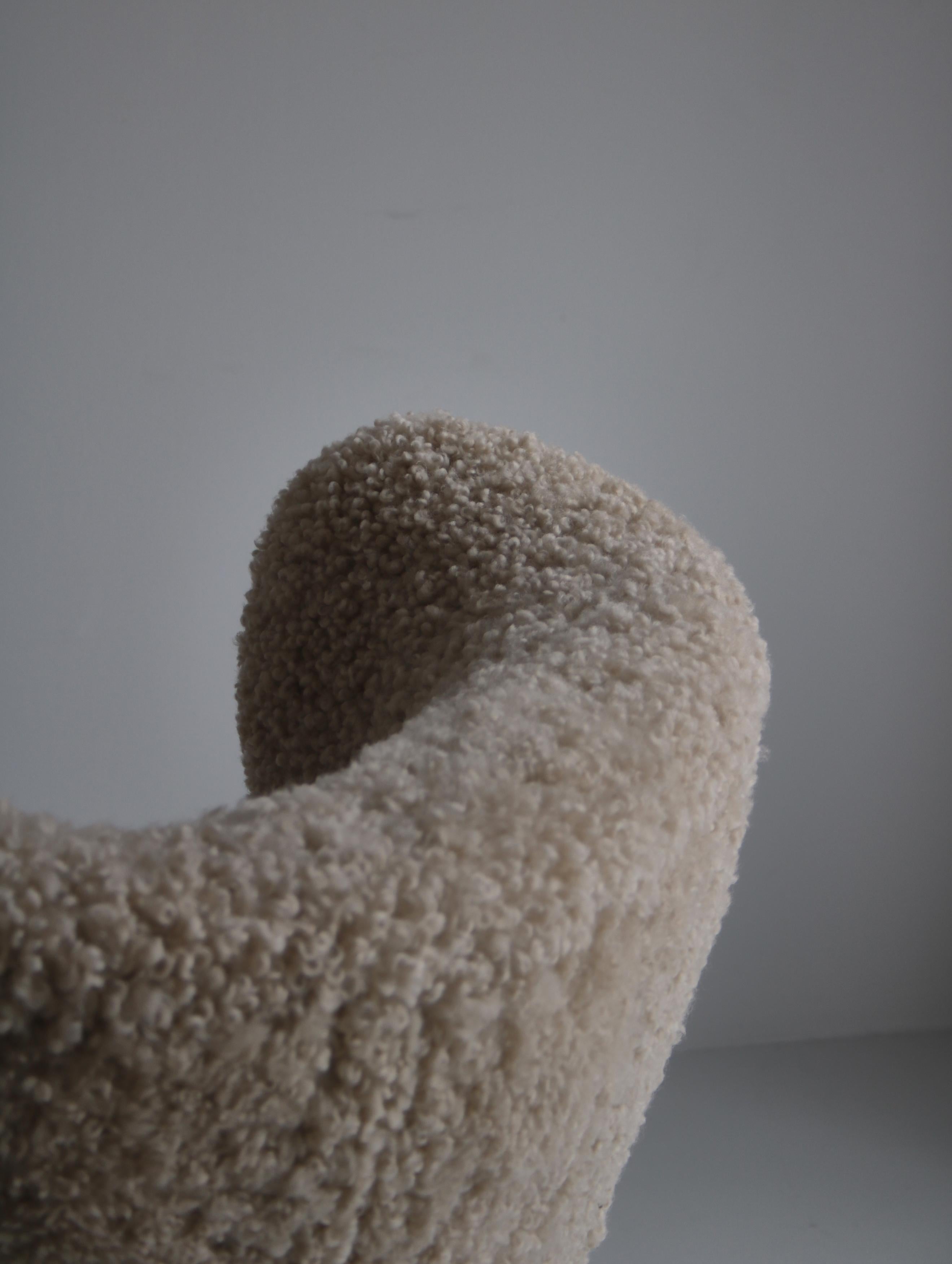 Fritz Hansen Pair of Easy Chairs Model 1582 in Beech & Sheepskin, Denmark, 1930s 9