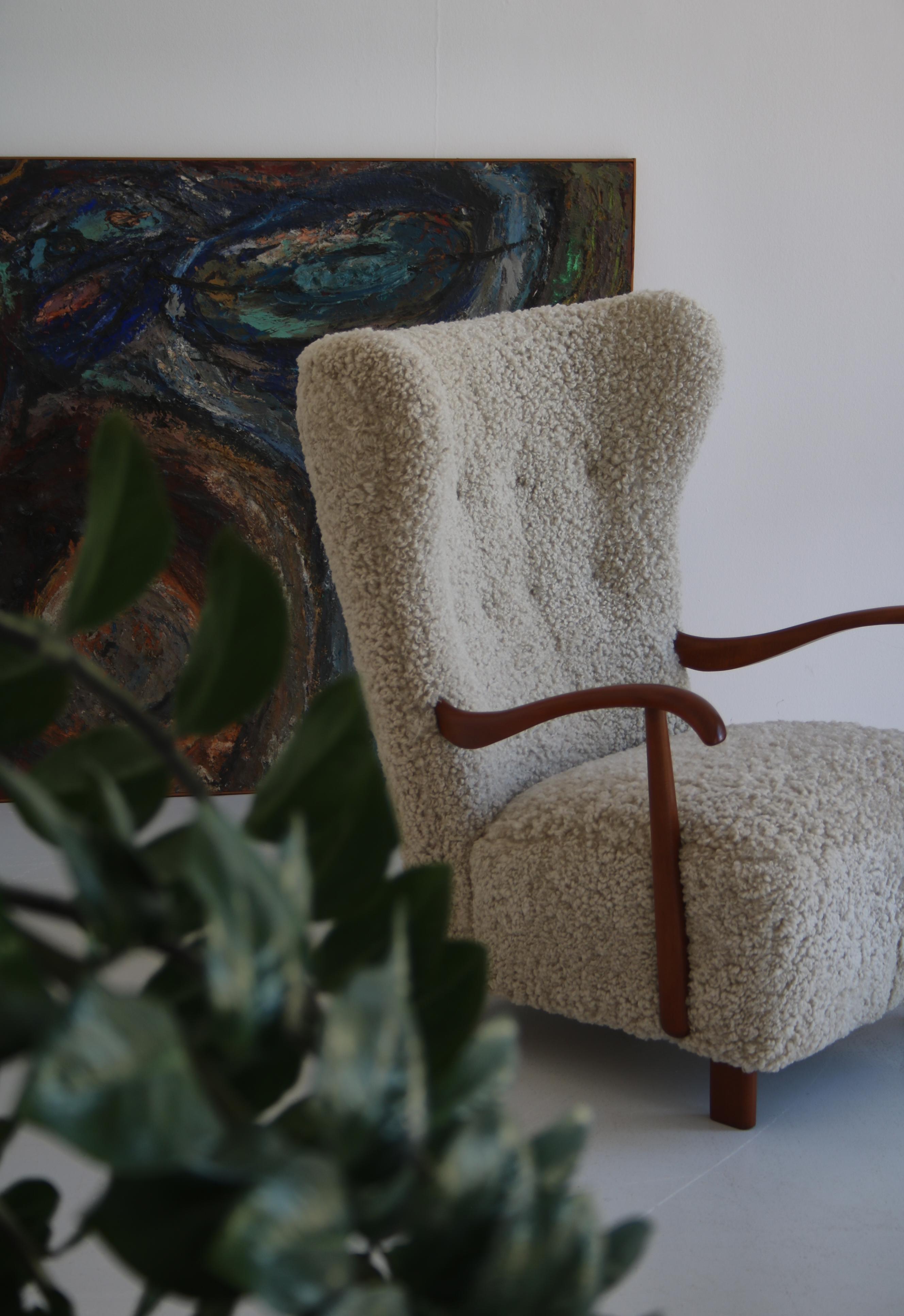 Fritz Hansen Pair of Easy Chairs Model 1582 in Beech & Sheepskin, Denmark, 1930s 1