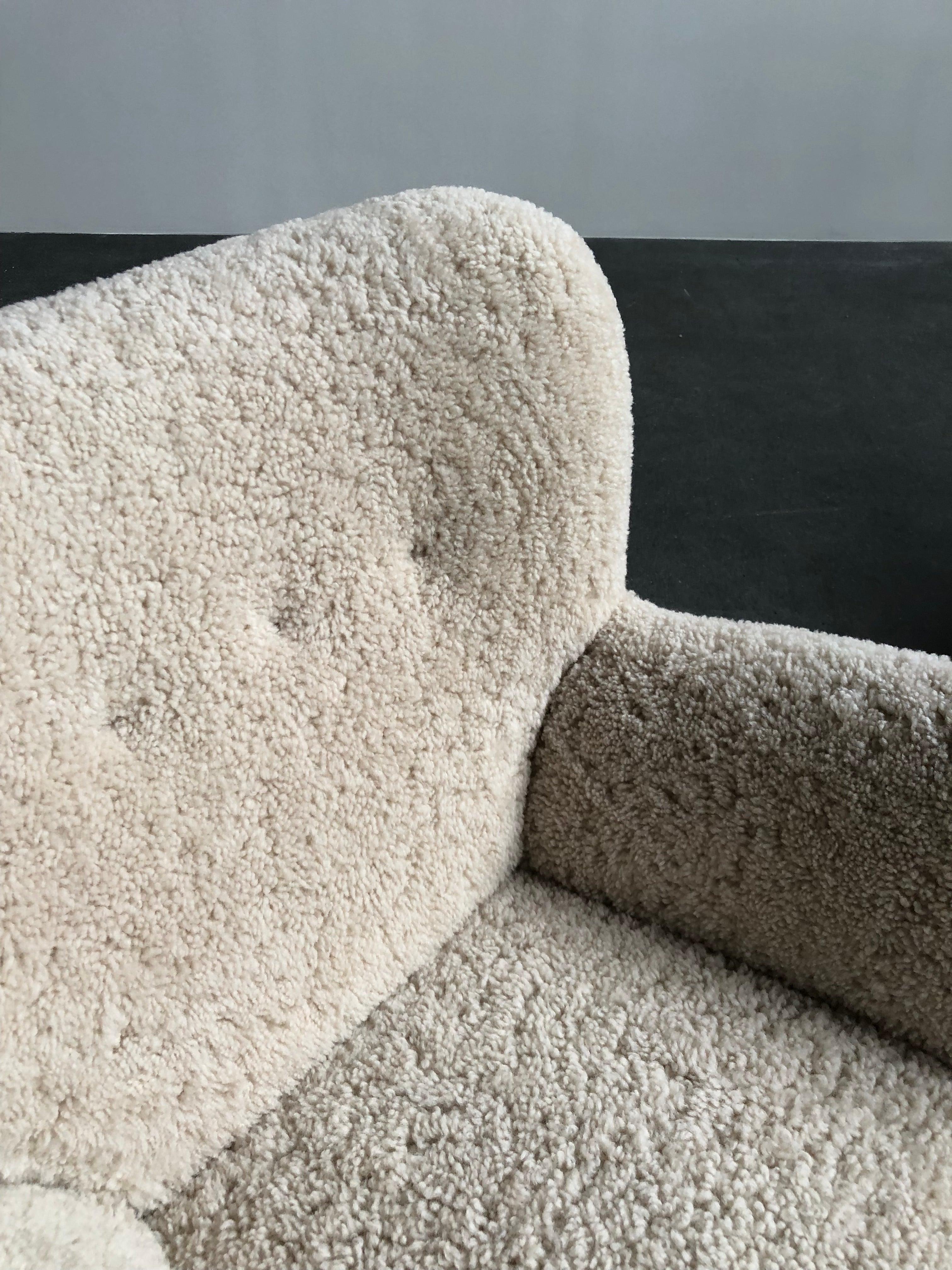 Danish Fritz Hansen Pair of Easy Chairs in Sheepskin, Model 1669 For Sale