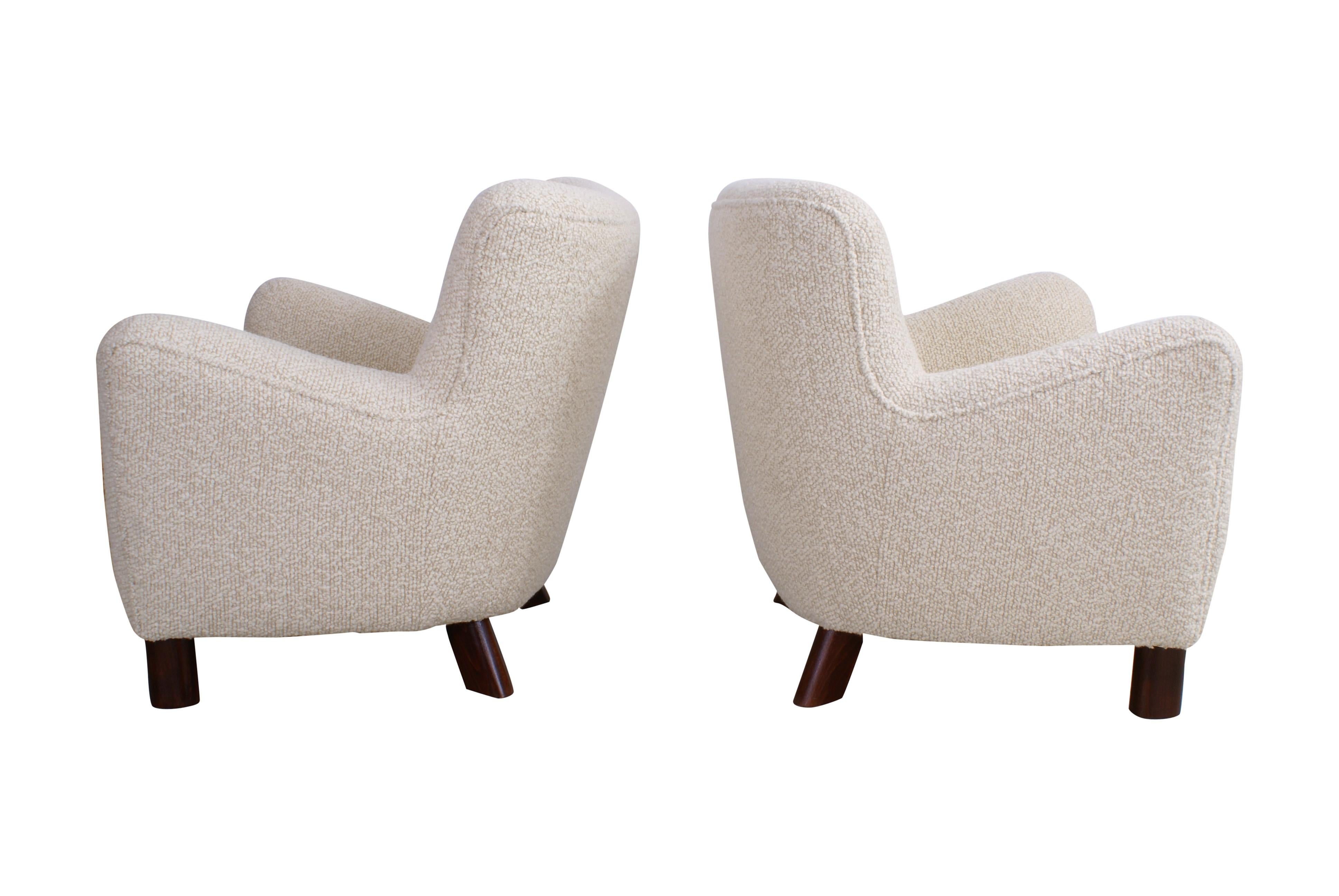 Mid-20th Century Fritz Hansen Pair of Easy Chairs, Model 1669 For Sale