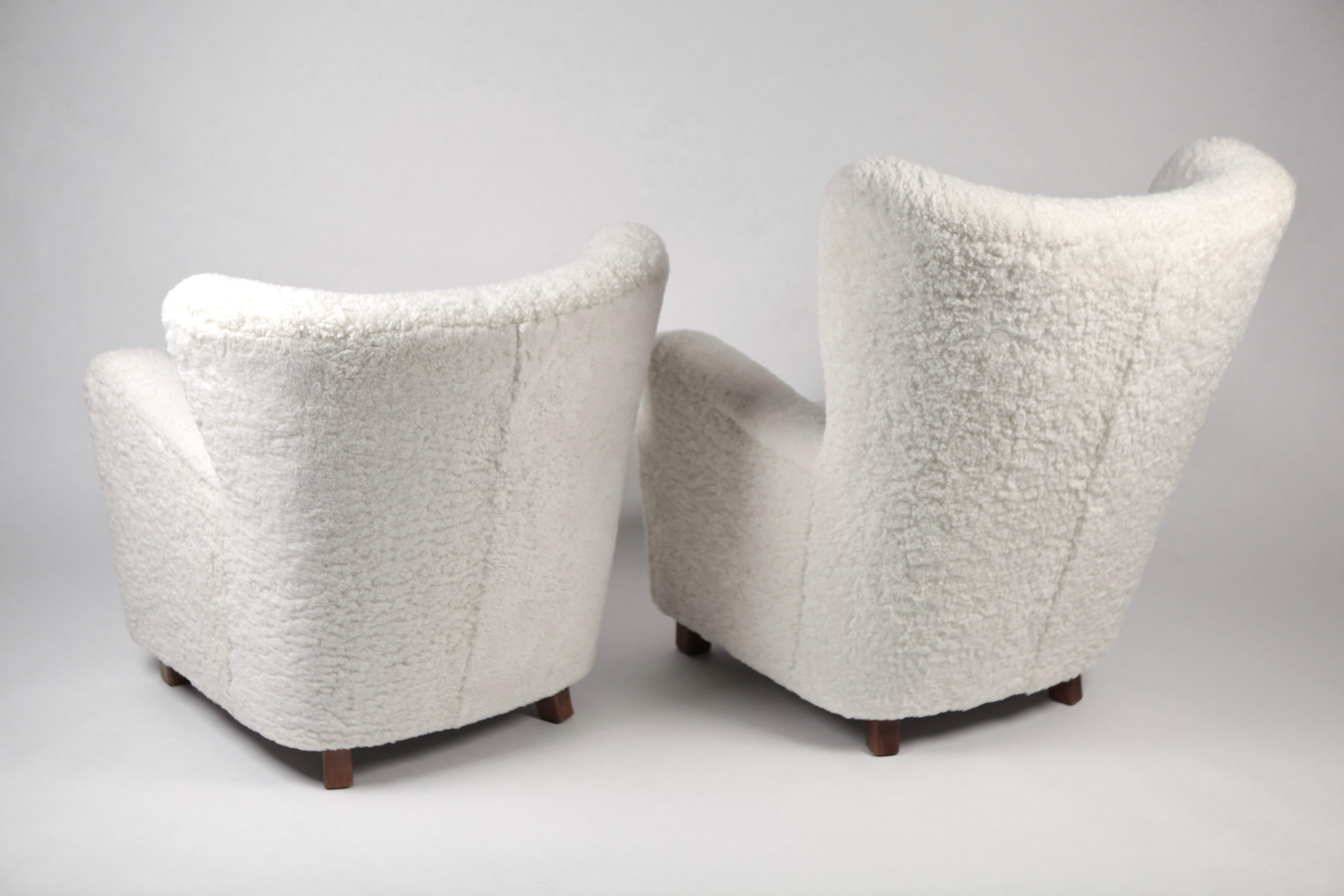 Fritz Hansen, Pair of High & Low Back Wing Chair in Shearling, Denmark, 1940s 3