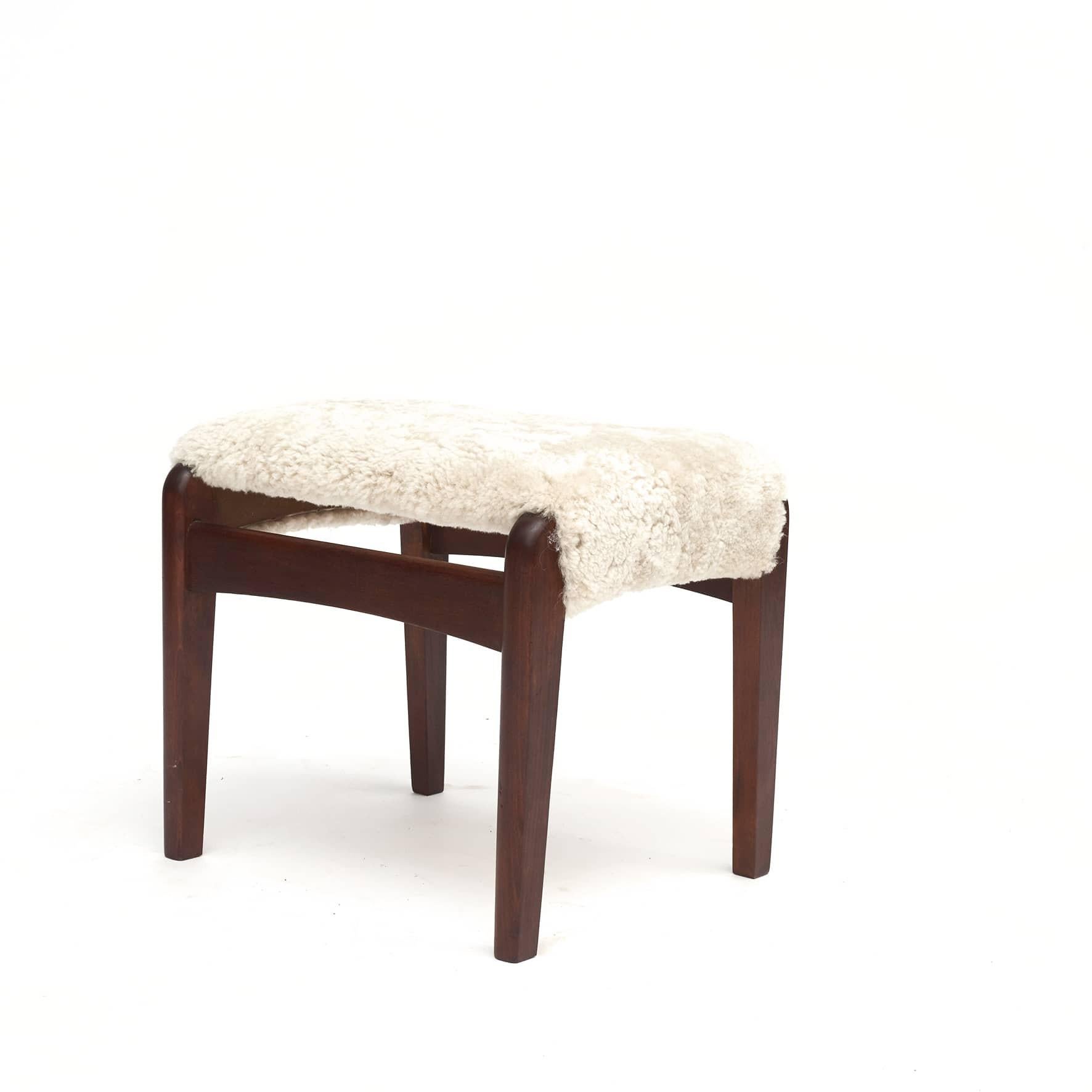 Fritz Hansen Pair of Wingback Armchairs Model 