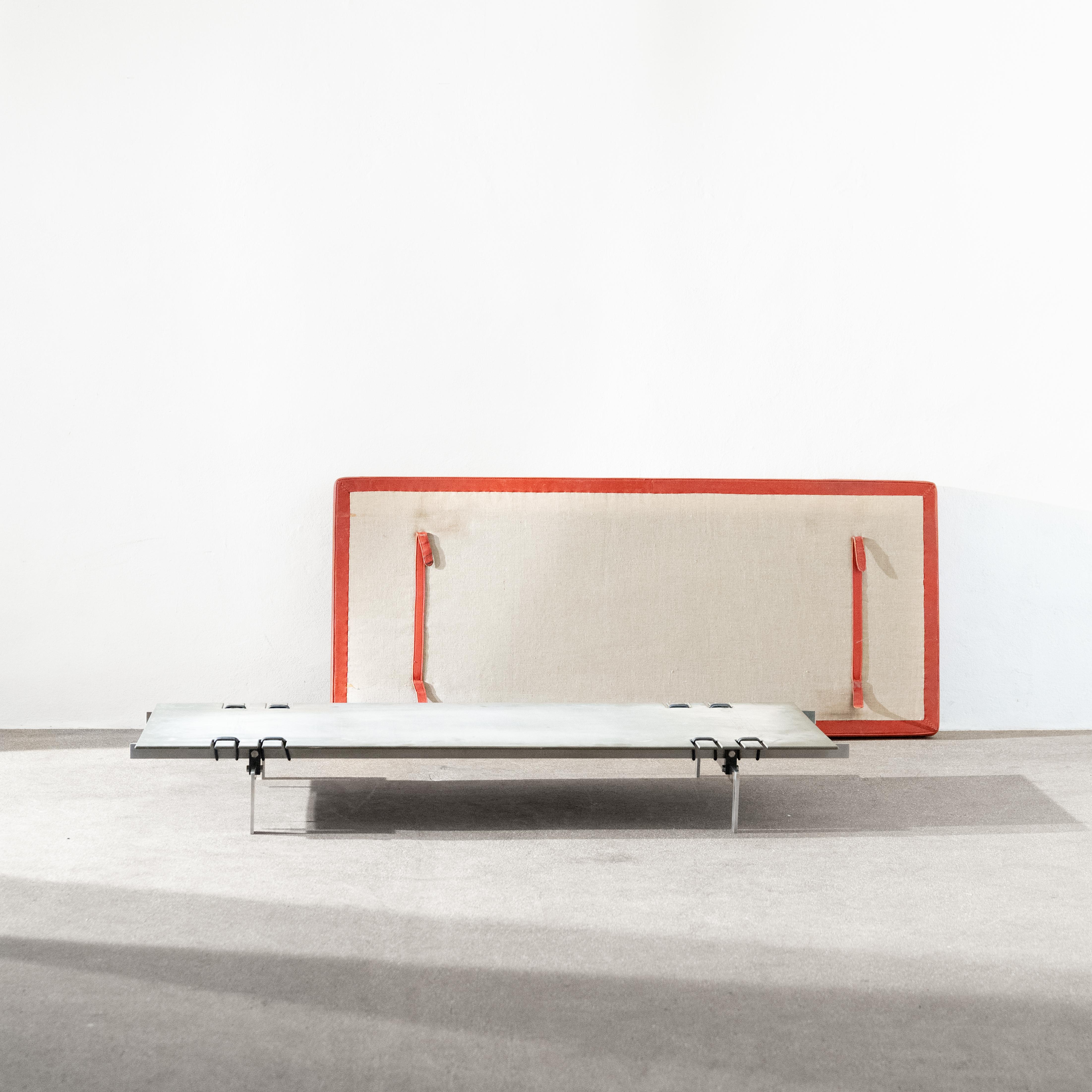 Fritz Hansen PK-80 de Poul Kjaerholm en venta 3
