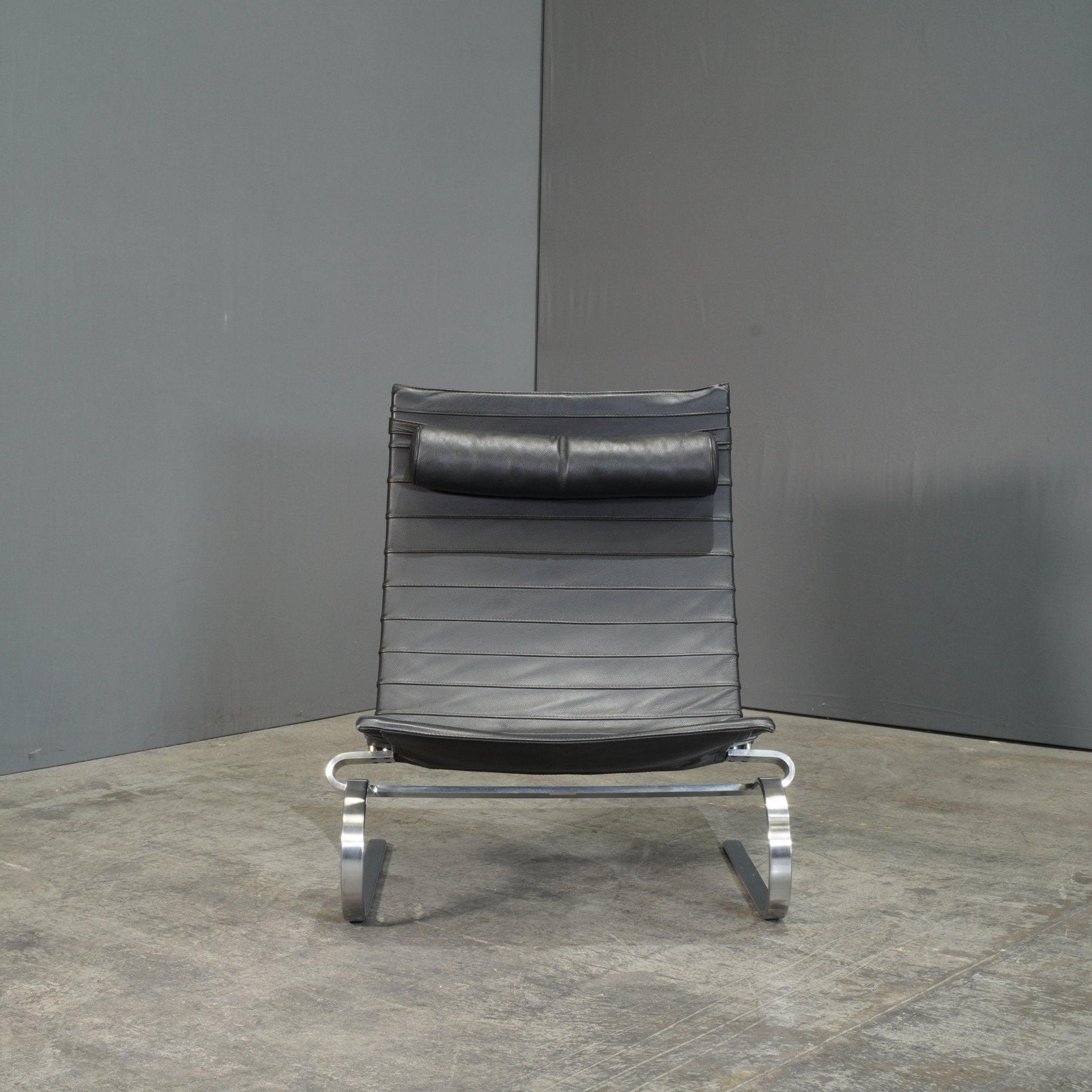 Danois Chaise en cuir noir Fritz Hansen PK20 par Poul Kjærholm en vente