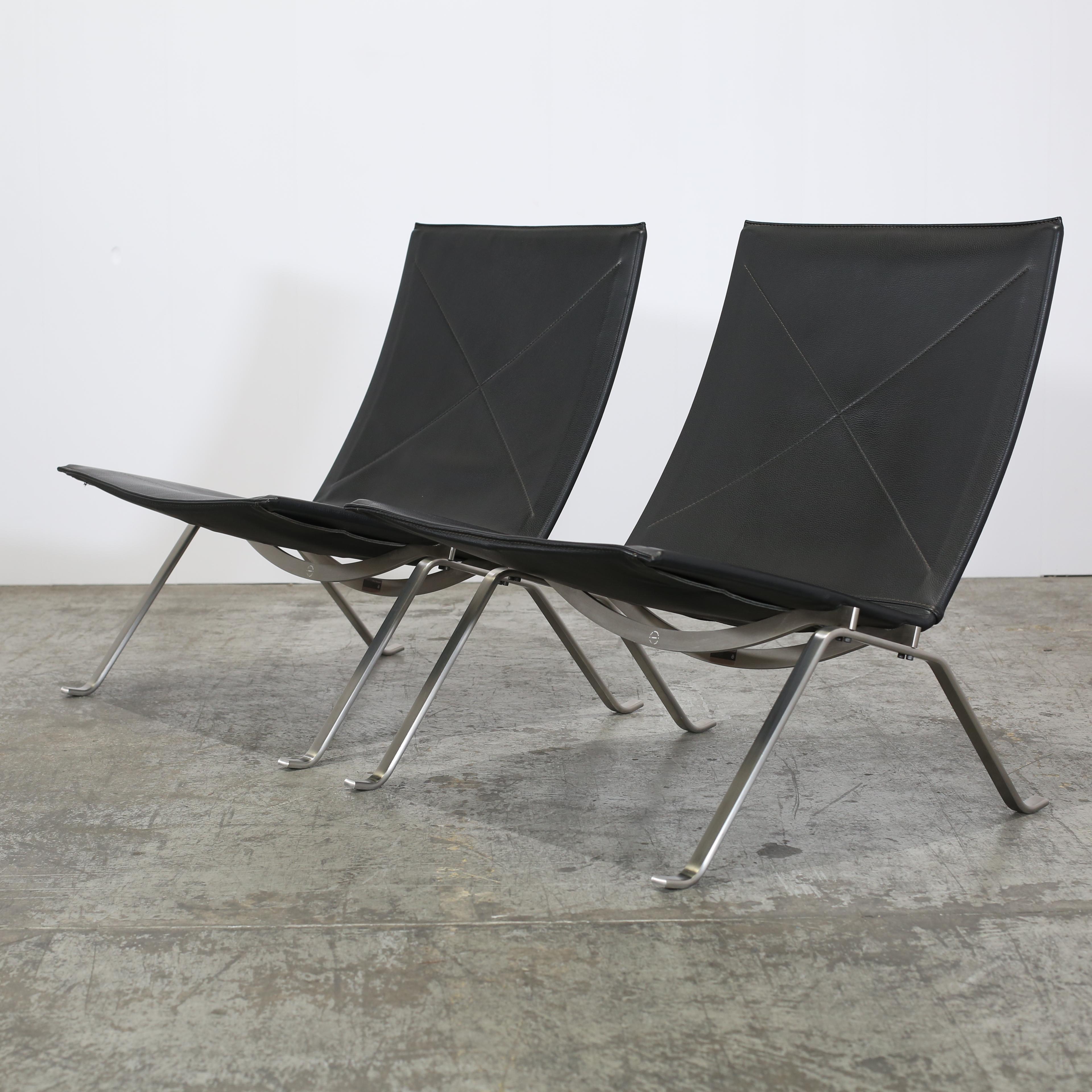 Acier inoxydable Chaises PK22 de Fritz Hansen par Poul Kjaerholm, ensemble de deux en vente