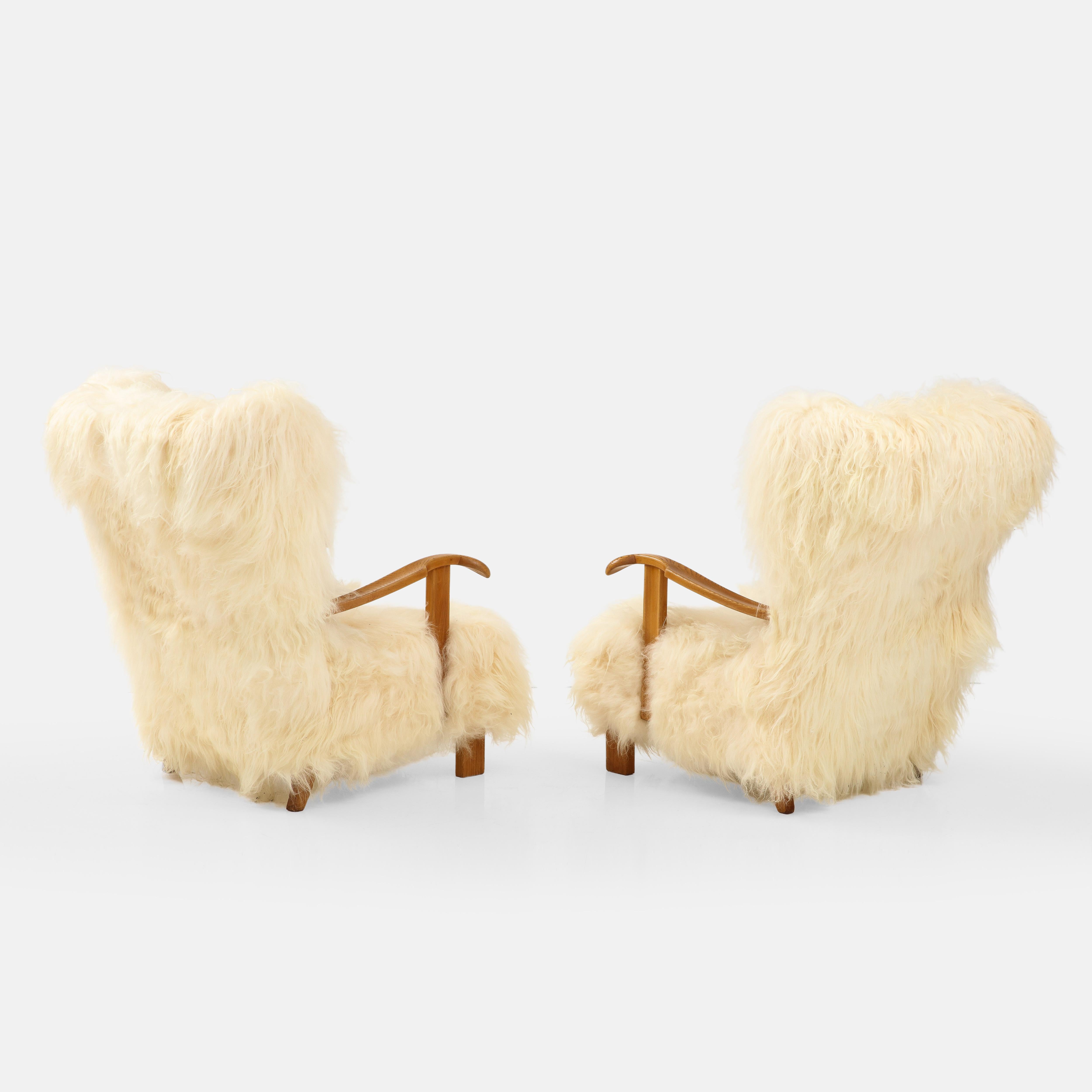 Fritz Hansen Rare Pair of Wingback Lounge Chairs Model 1582 in Sheepskin, 1930s For Sale 2
