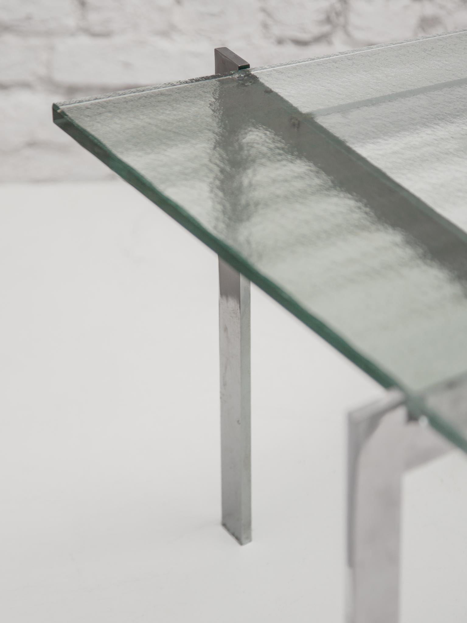 Milieu du XXe siècle Table basse rectangulaire Fritz Hansen en acier inoxydable au design graphique, années 1960 en vente