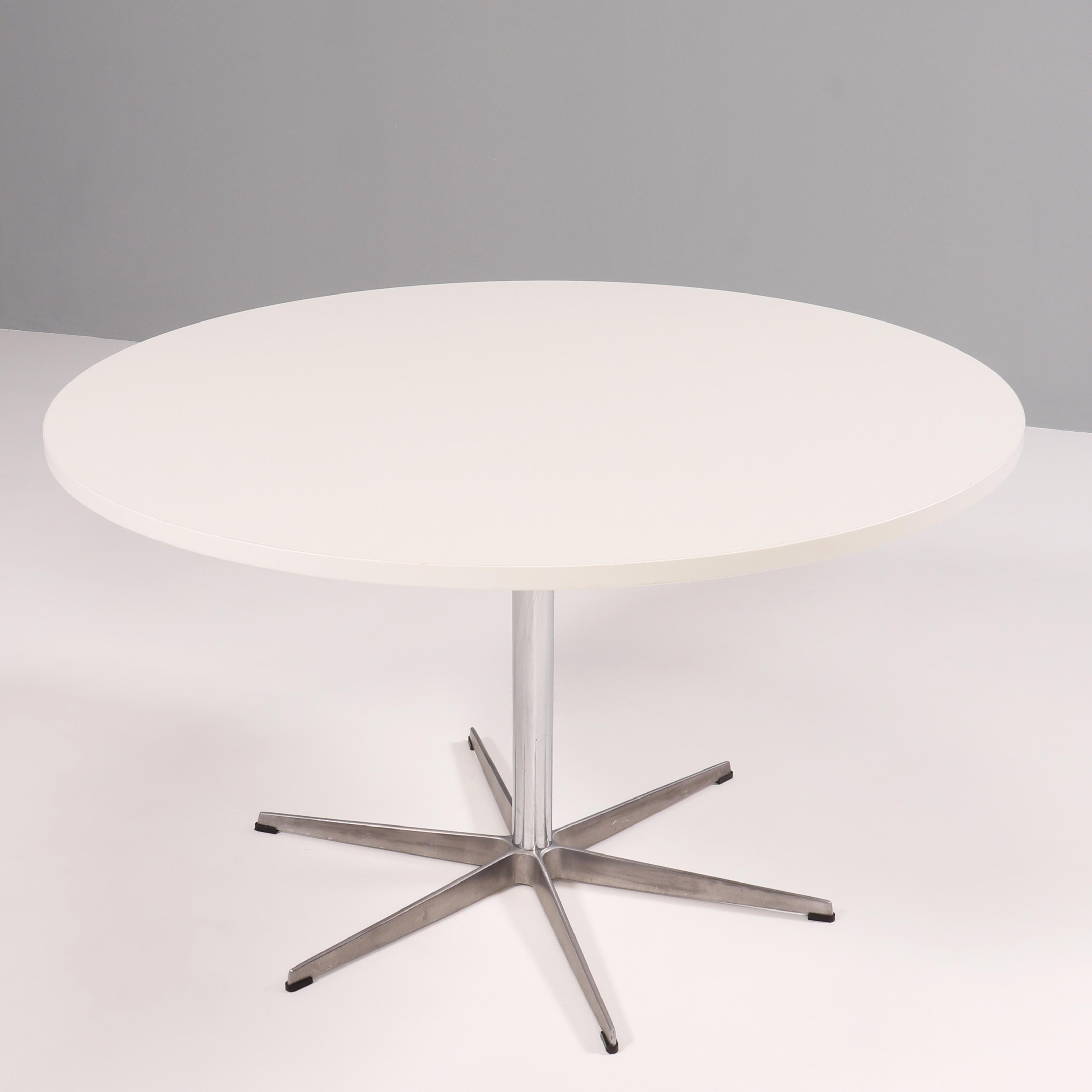Fritz Hansen Round White Table and Set of 5 White Rin Dining Chairs 3
