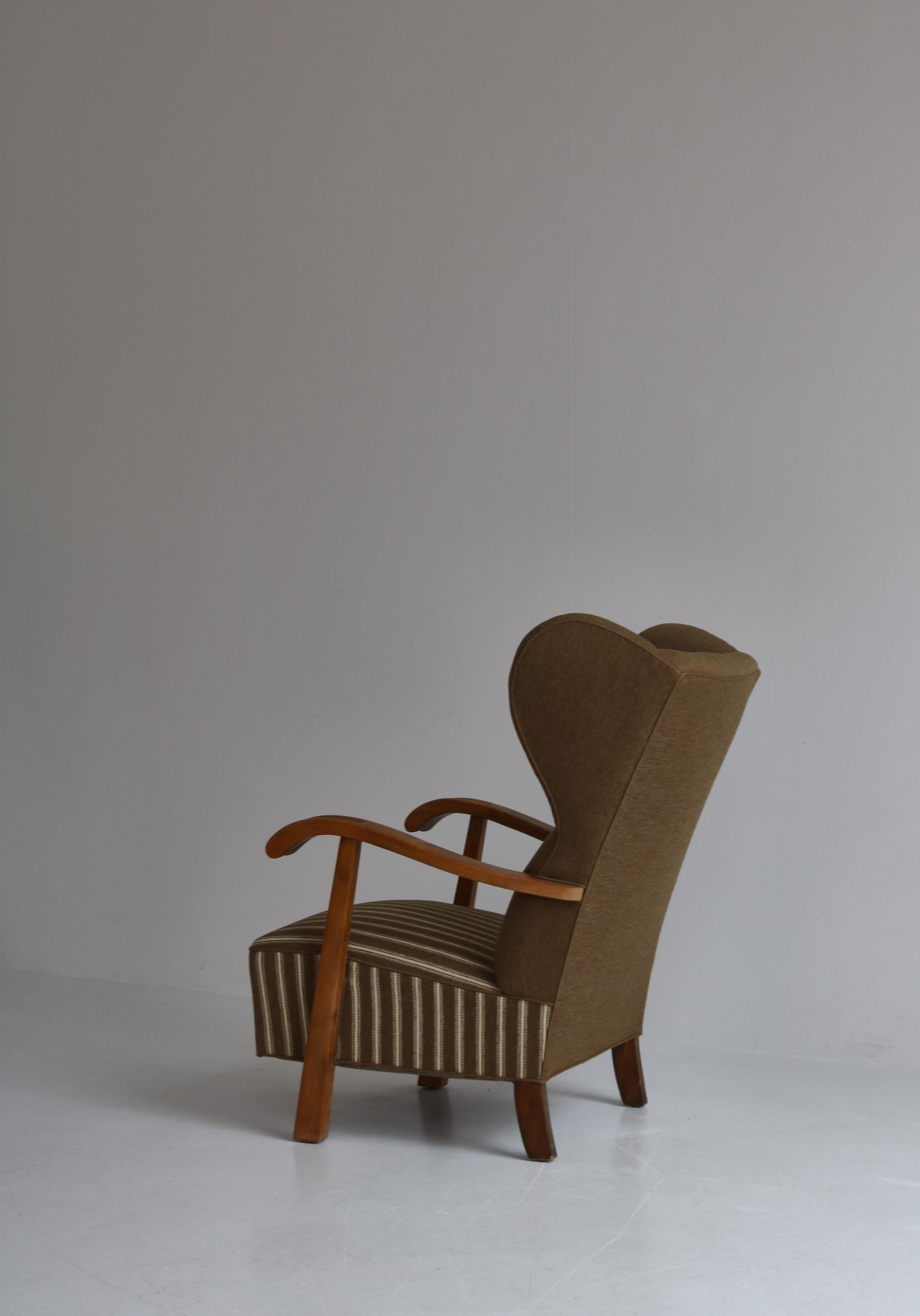 Scandinavian Modern Fritz Hansen Scandinavian Wingback Chair in Oak & Savak Wool, 1940s