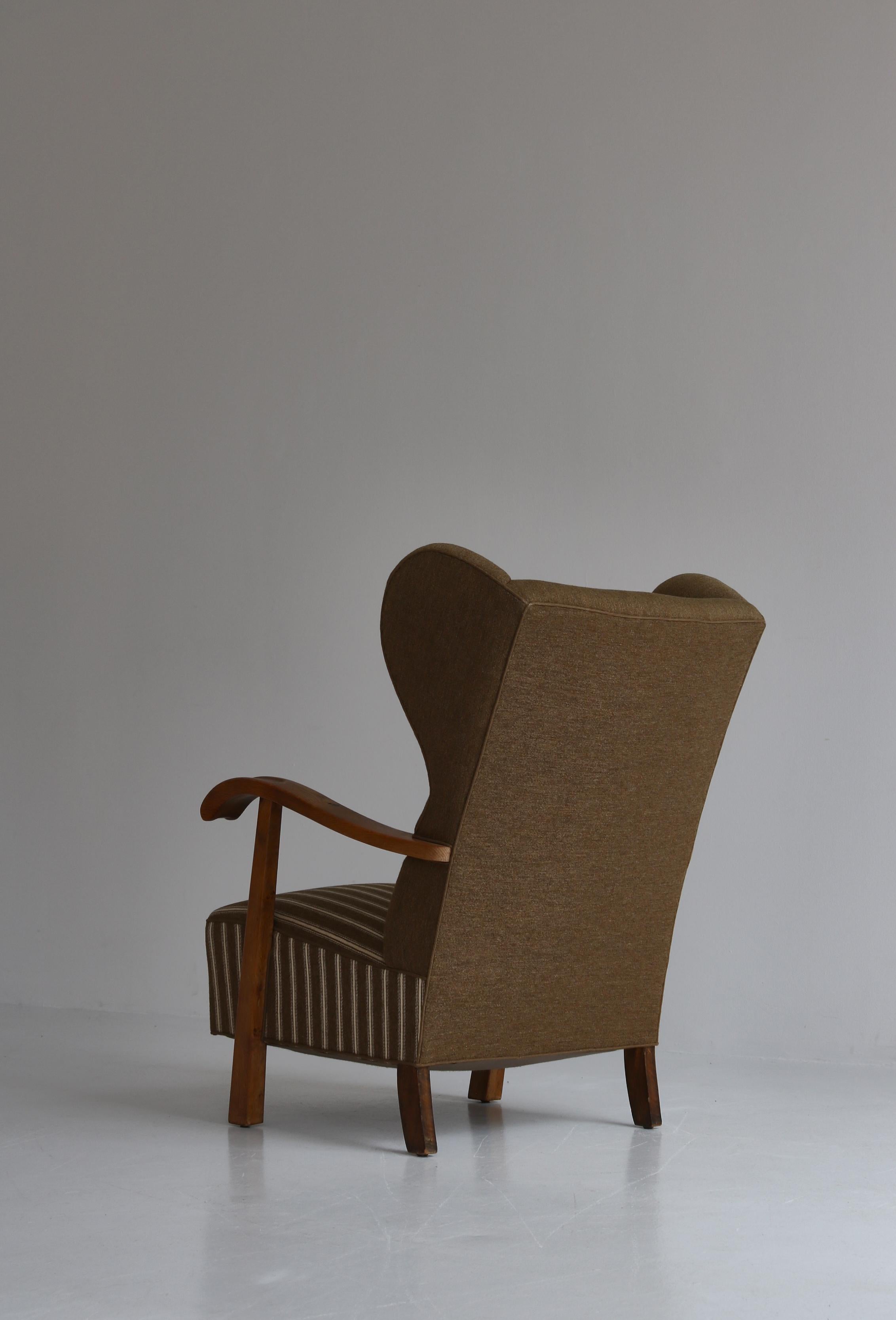 Fritz Hansen Scandinavian Wingback Chair in Oak & Savak Wool, 1940s 3
