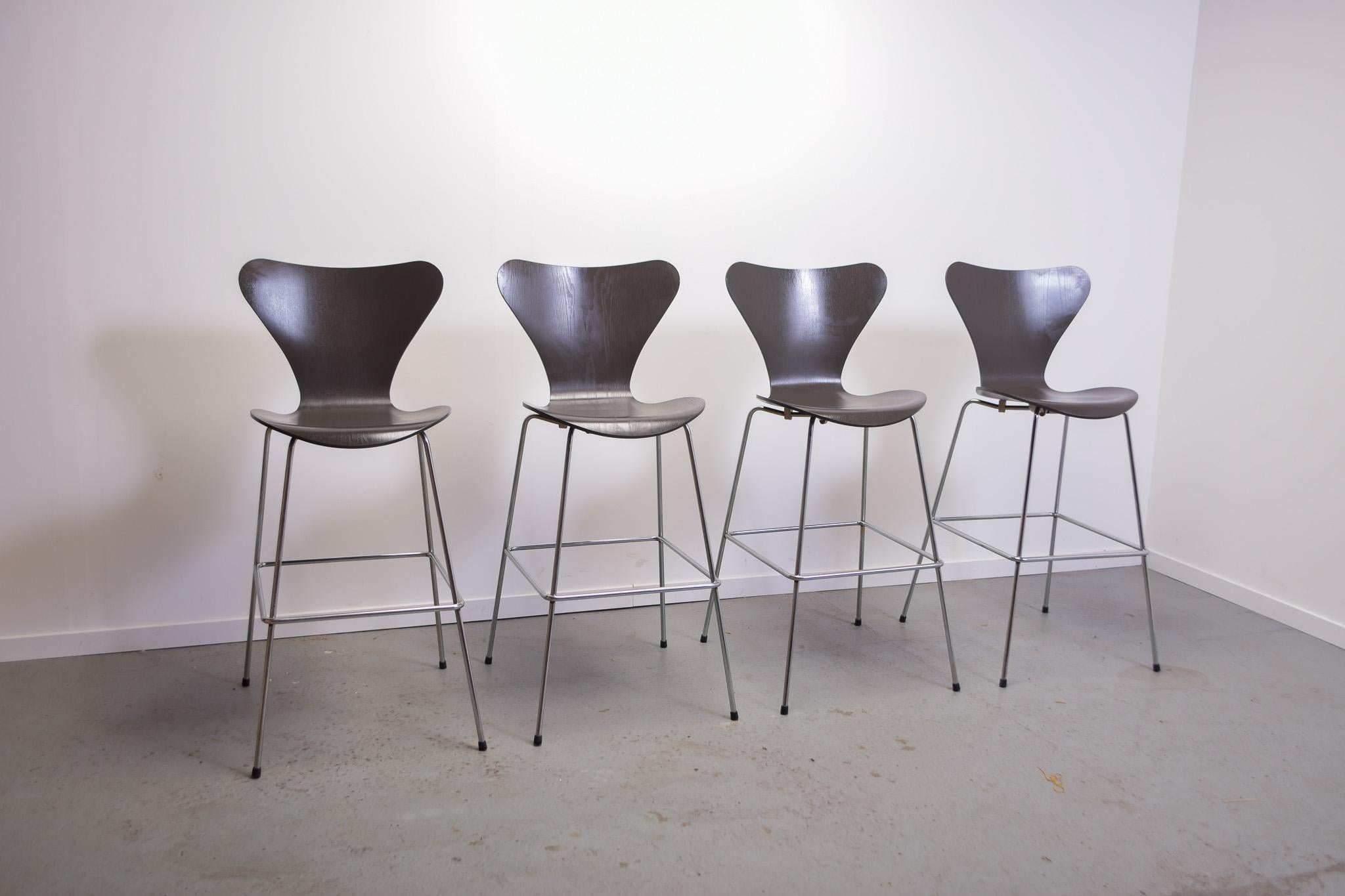 Danish Fritz Hansen Series 7 bar stools set of 4