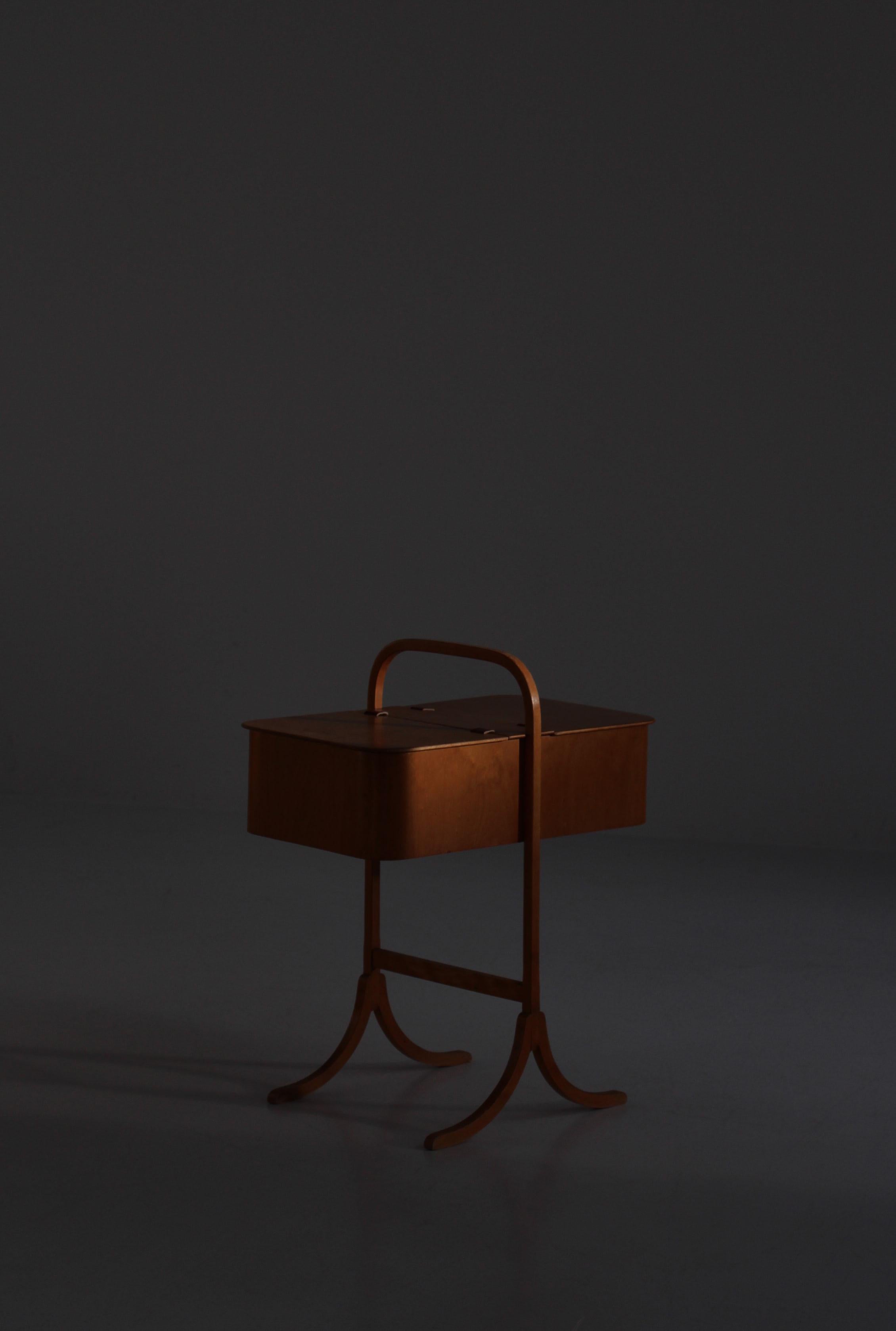 Boîte à couture Fritz Hansen en bois de hêtre et cuir par Søren Hansen, Danemark, 1933 en vente 8